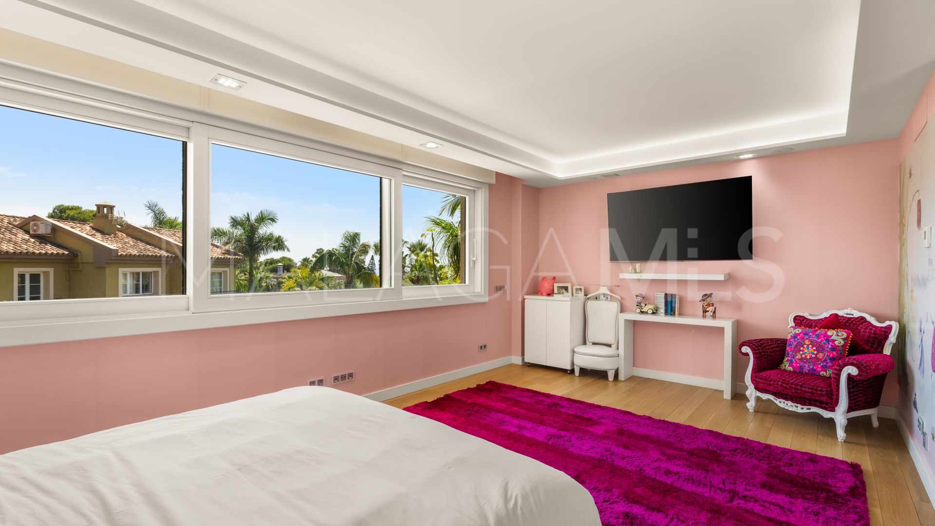 Villa for sale in Bahia de Marbella