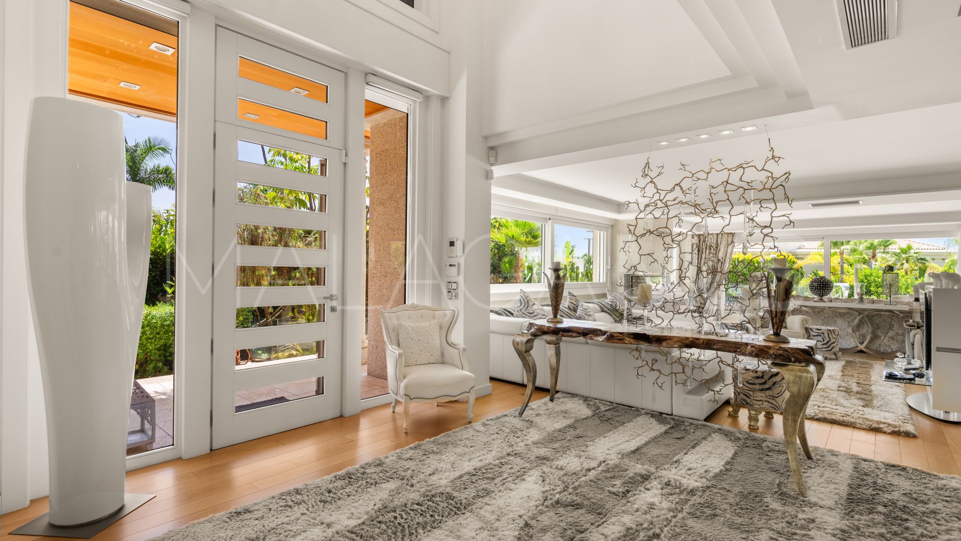 Villa for sale in Bahia de Marbella