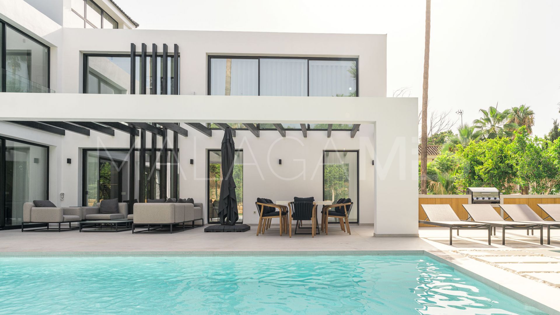 Villa for sale in Nueva Andalucia