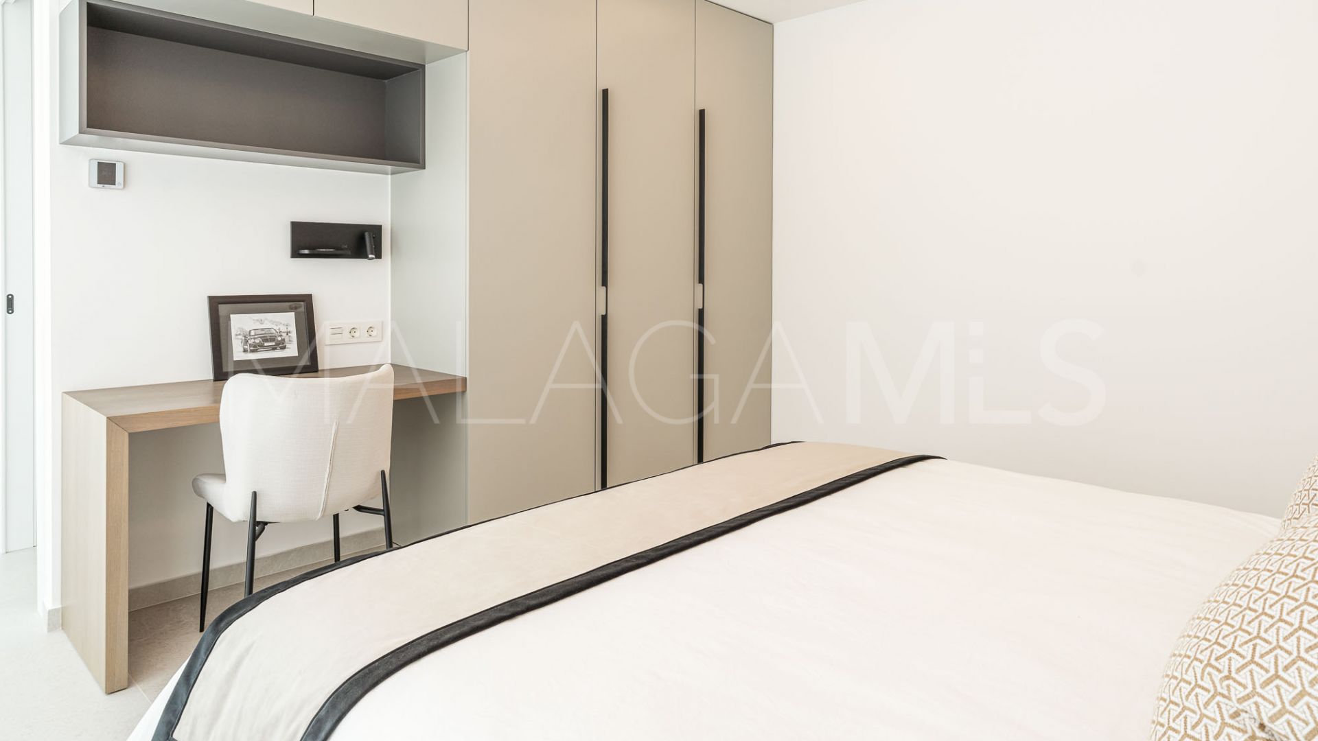 Villa for sale in Nueva Andalucia