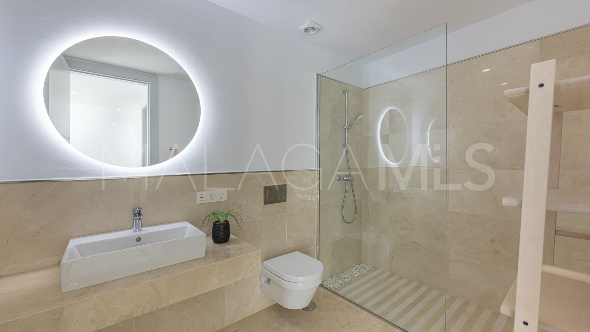 Villa for sale in Los Arqueros