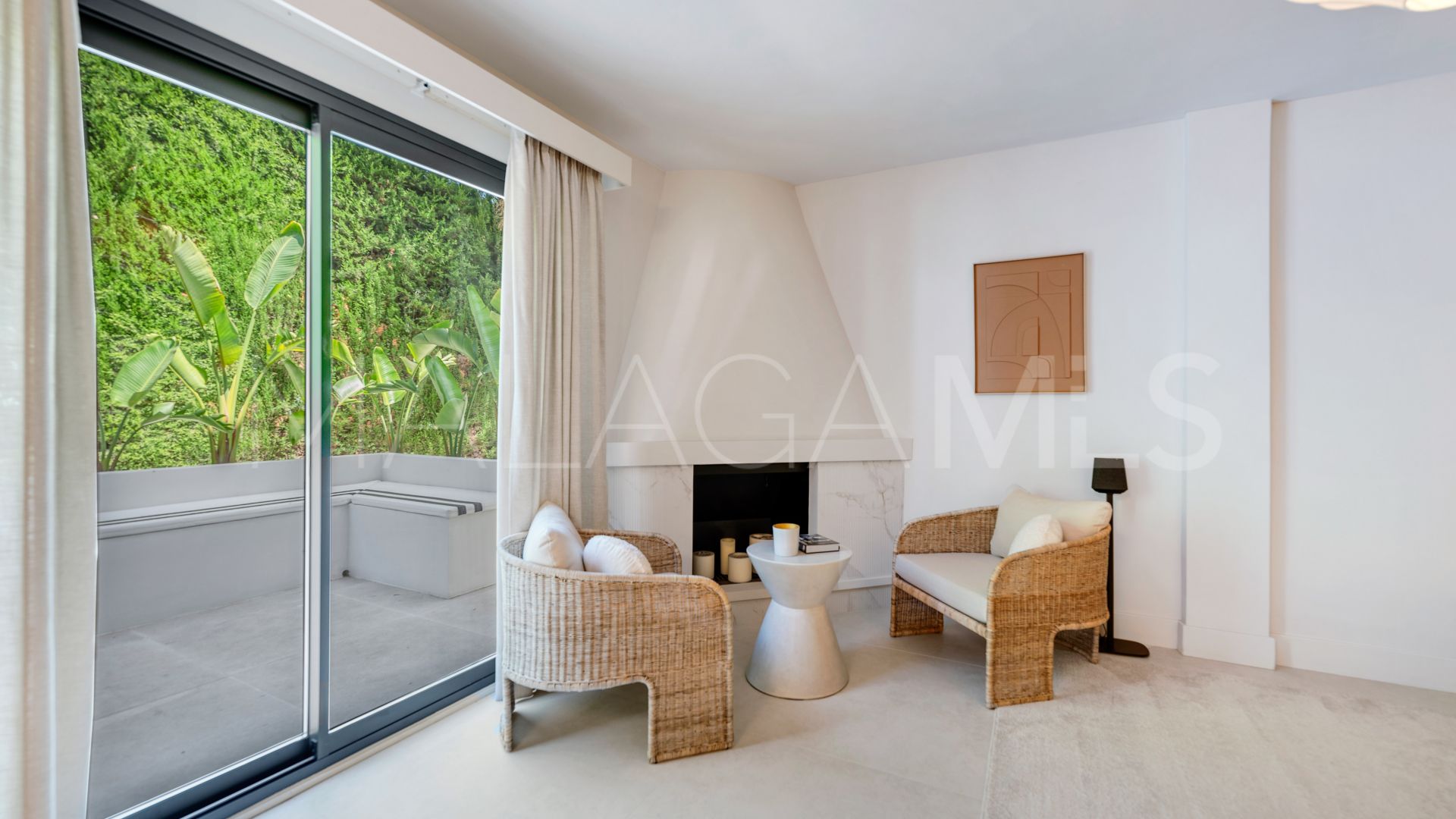 5 bedrooms villa in Nueva Andalucia for sale