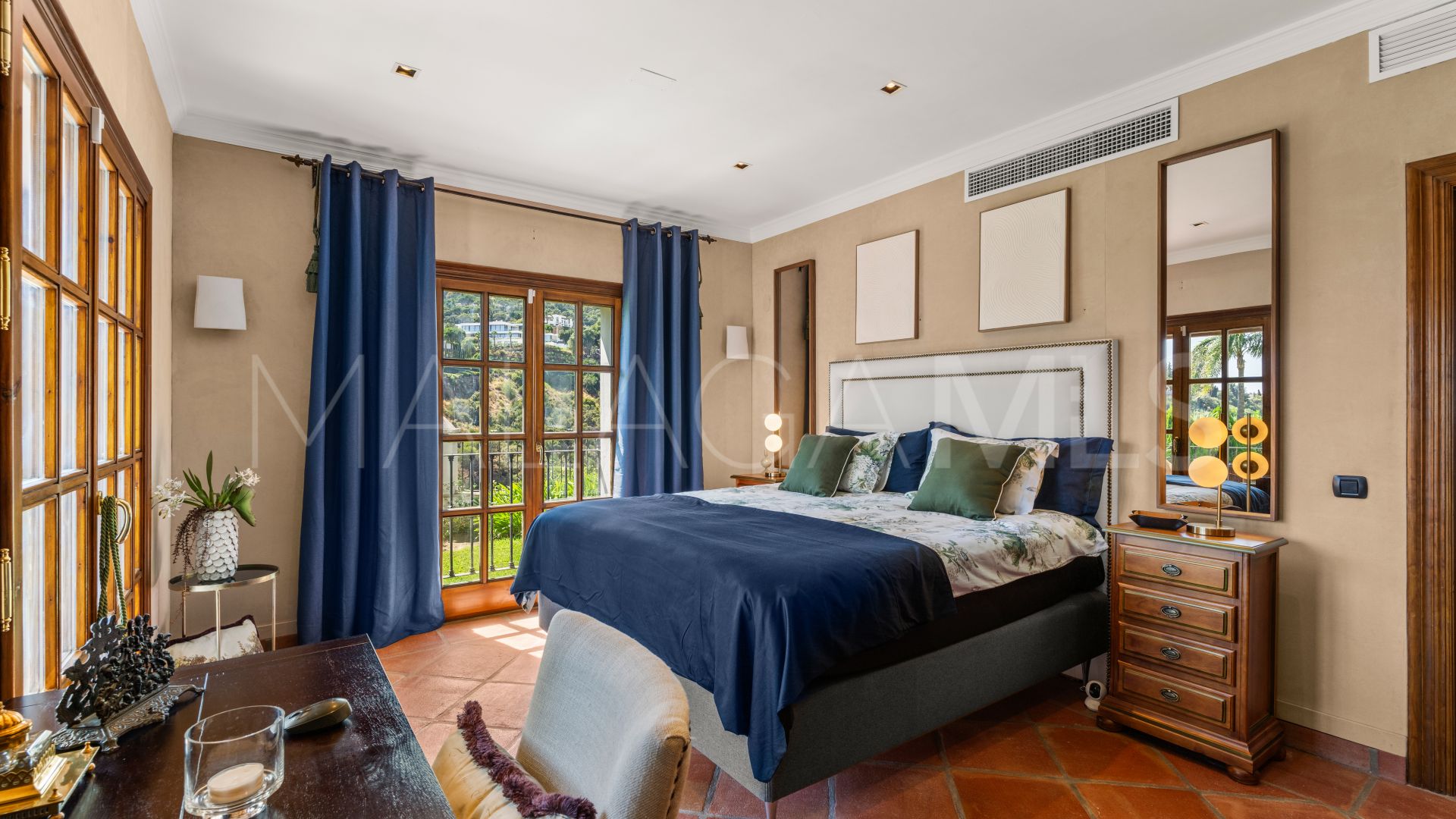 El Madroñal, villa for sale