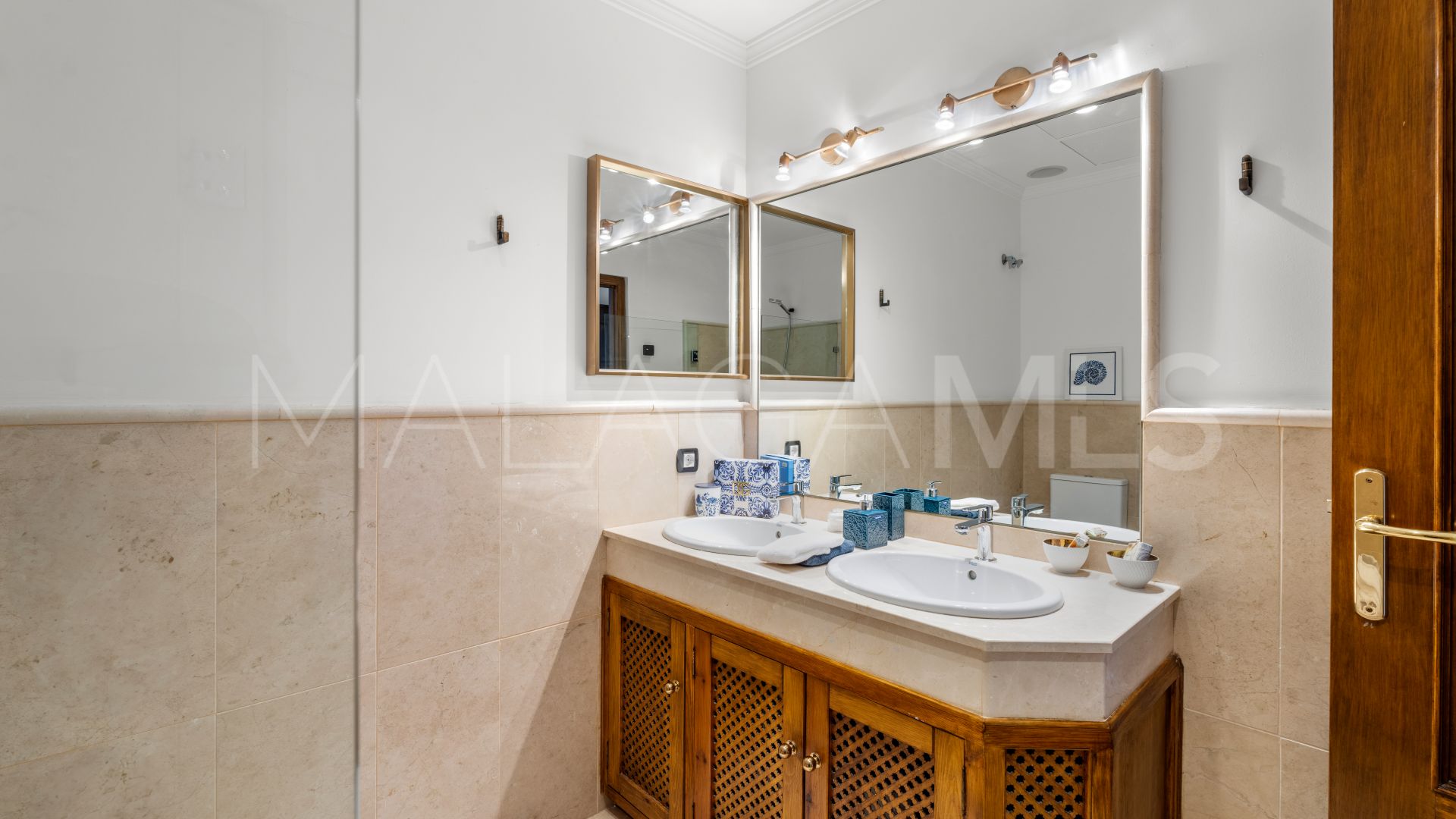 El Madroñal, villa for sale