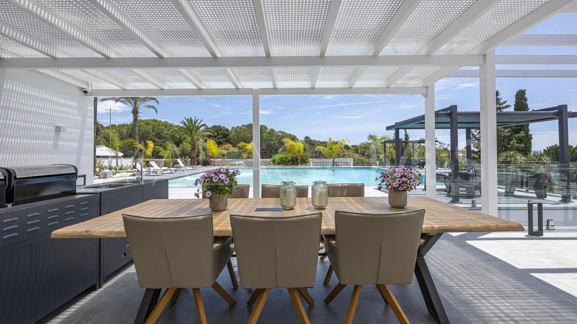 Villa in Elviria for sale