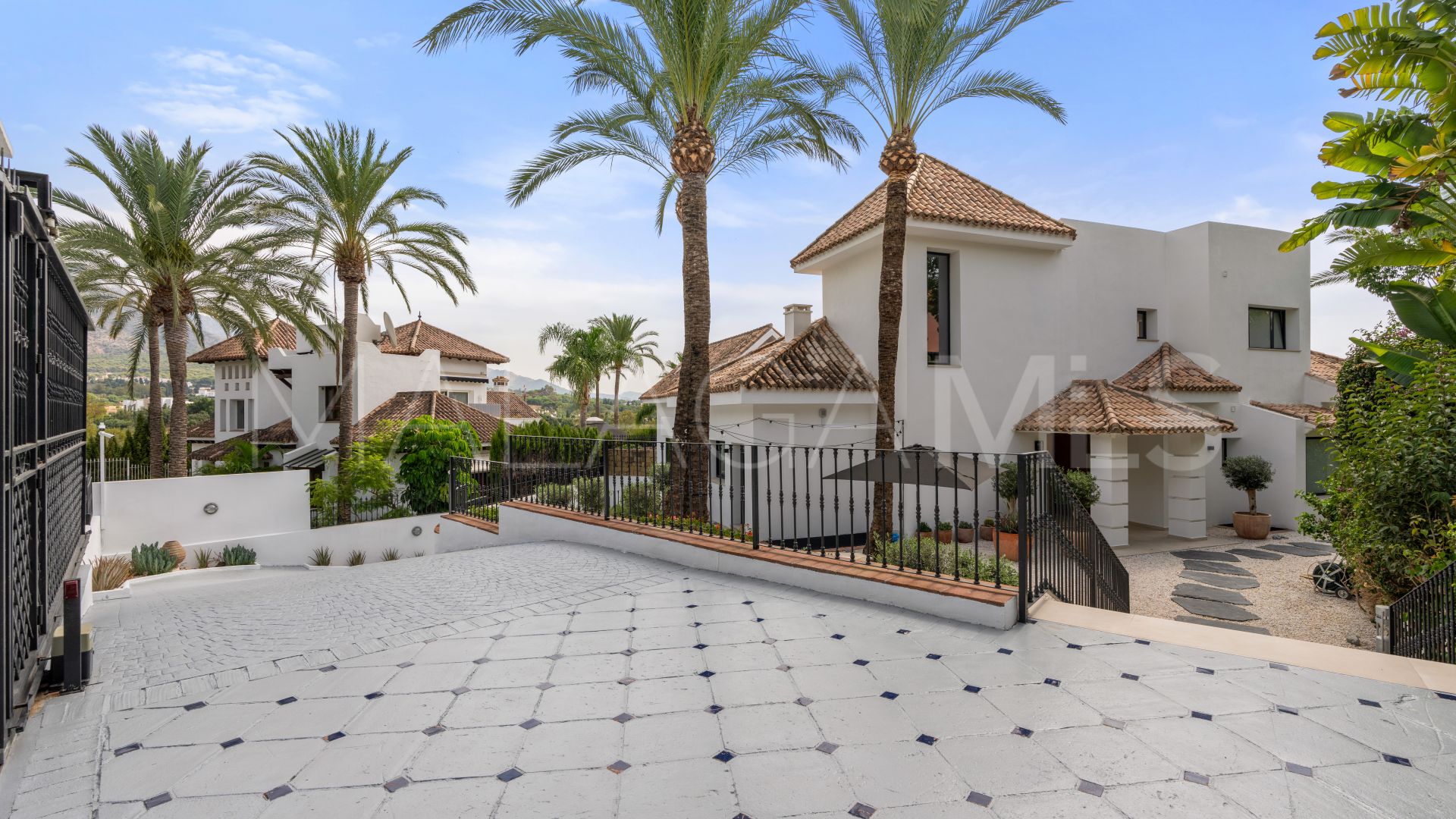Las Lomas del Marbella Club villa for sale