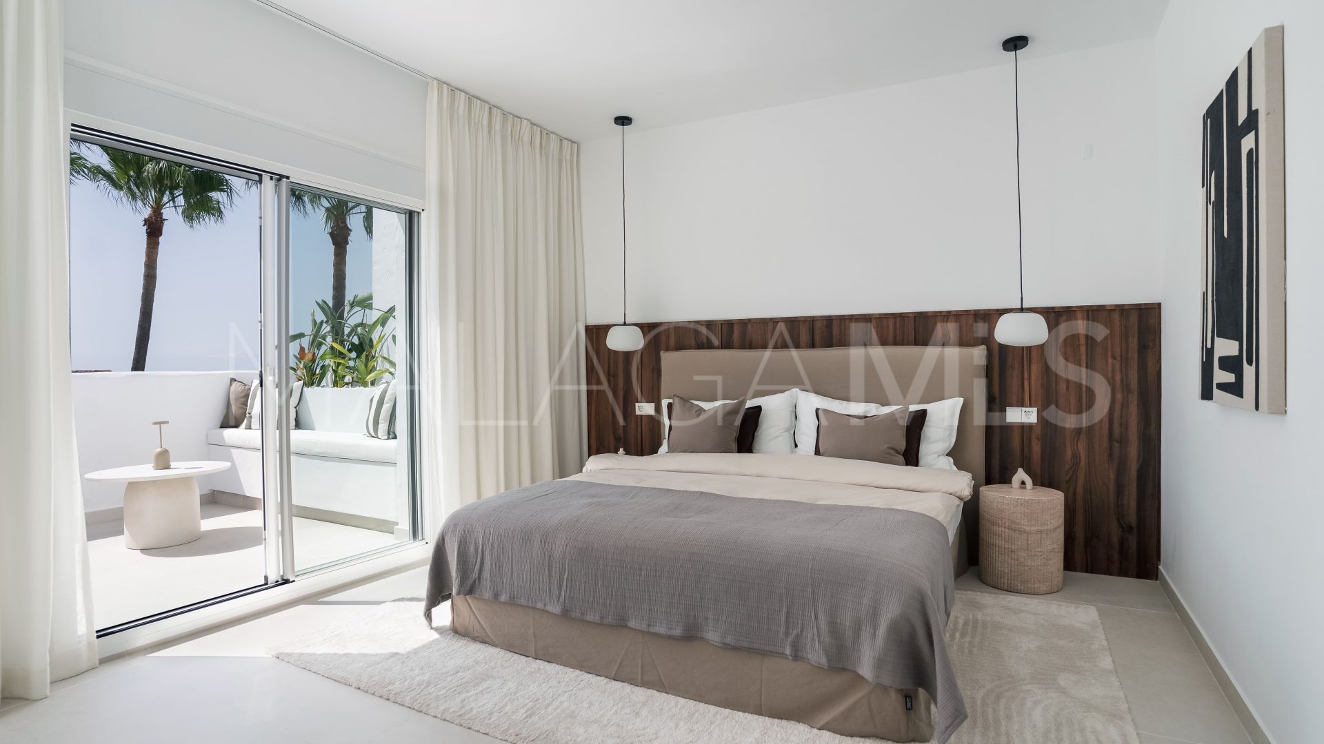 For sale penthouse in Nueva Andalucia with 3 bedrooms