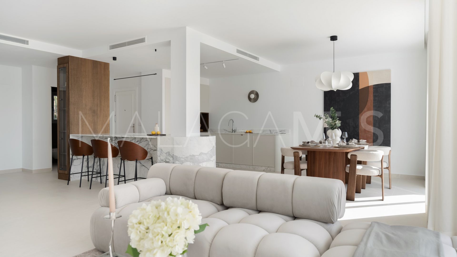 For sale penthouse in Nueva Andalucia with 3 bedrooms