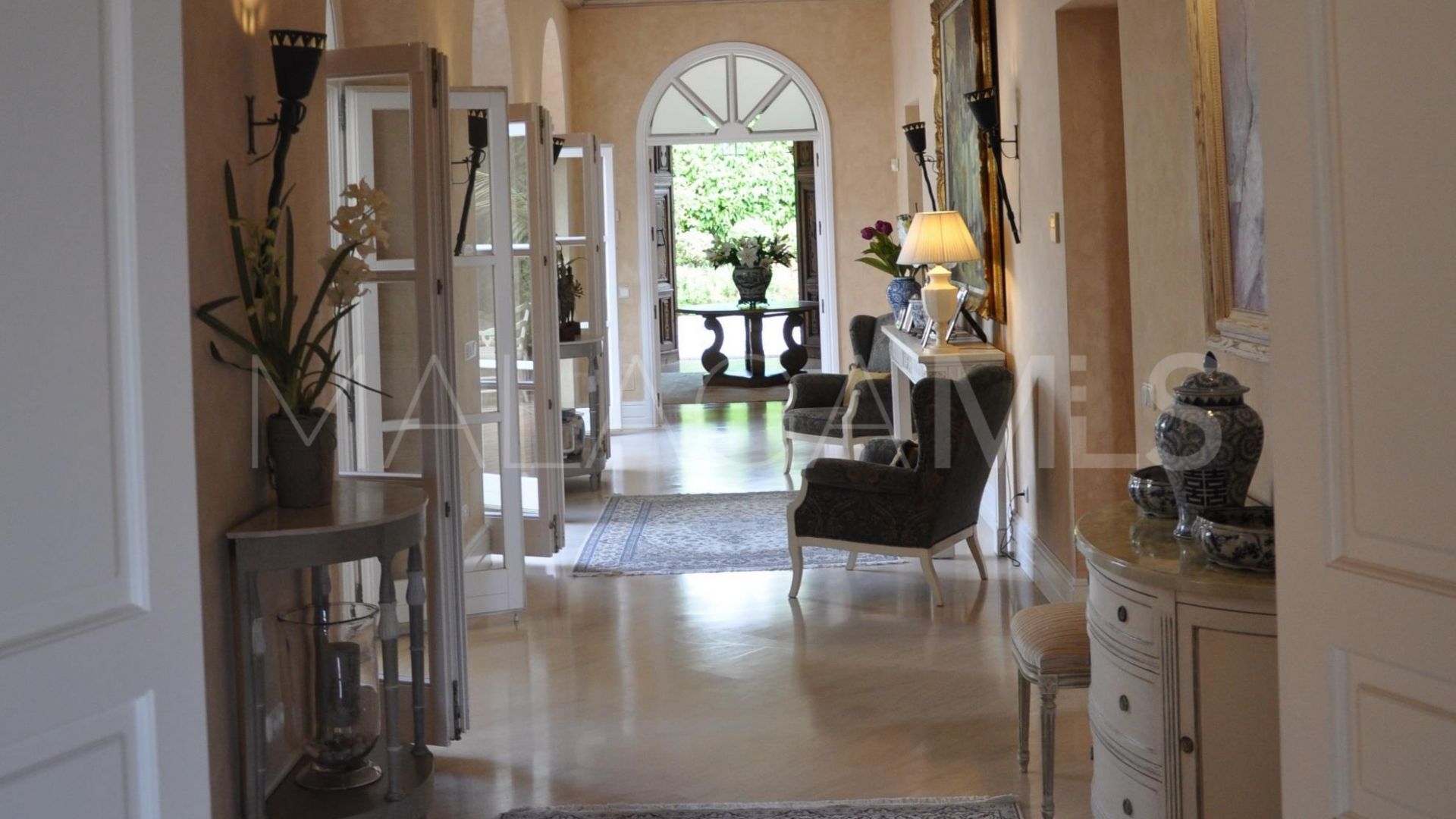 Villa for sale in Altos Reales