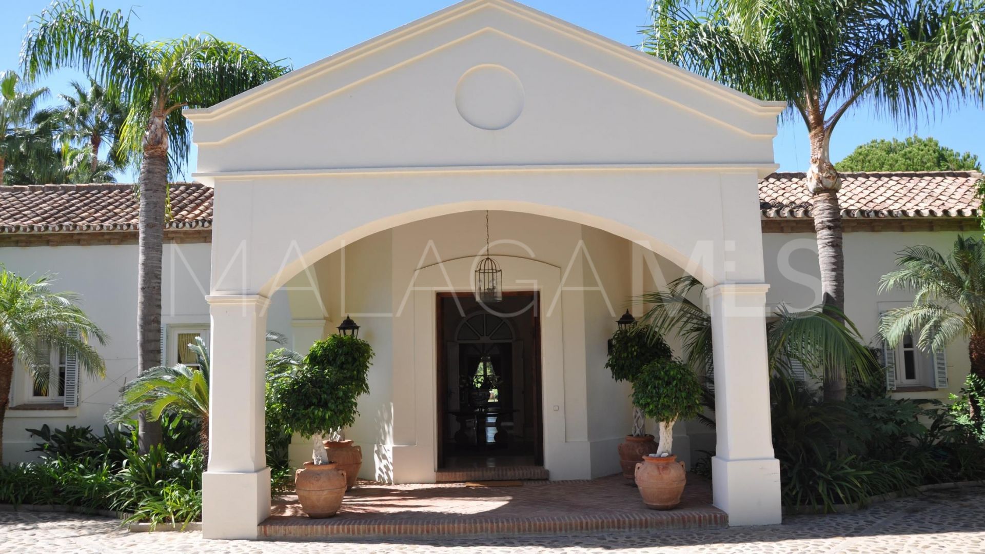 Villa for sale in Altos Reales