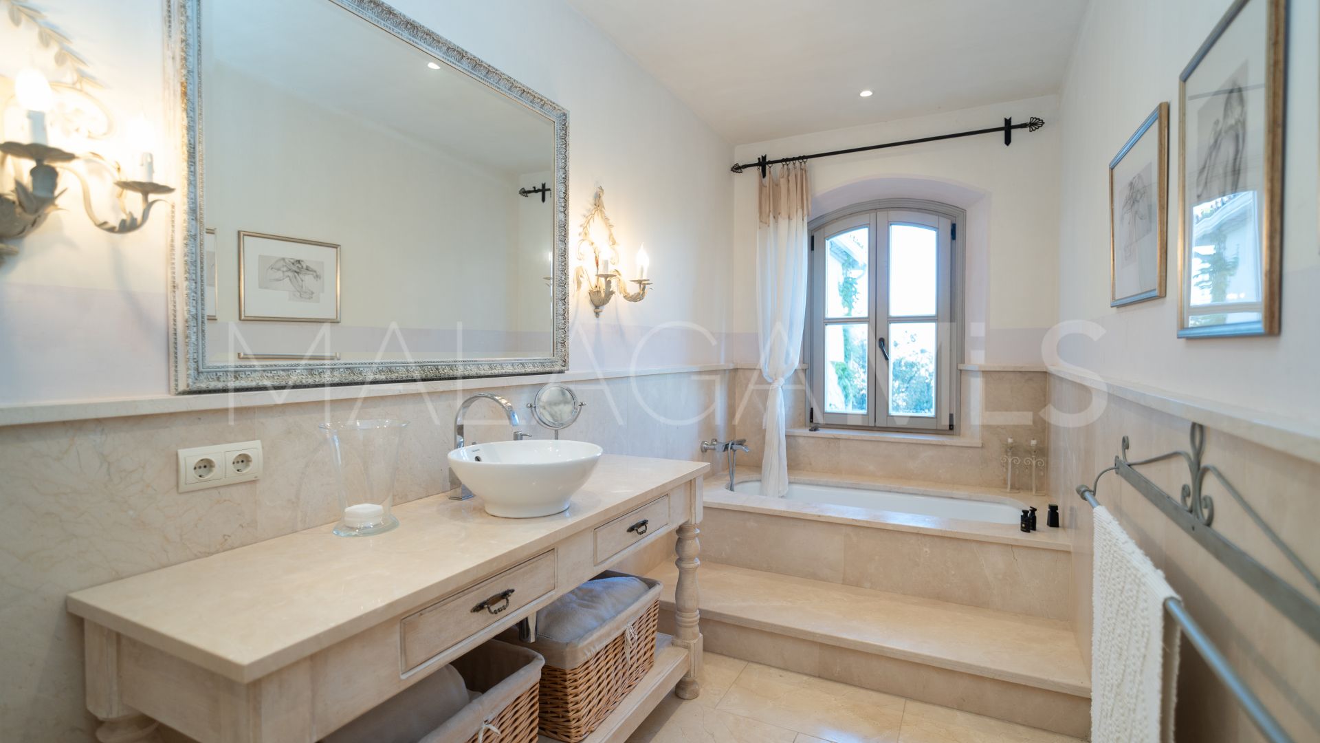 Villa for sale in El Madroñal