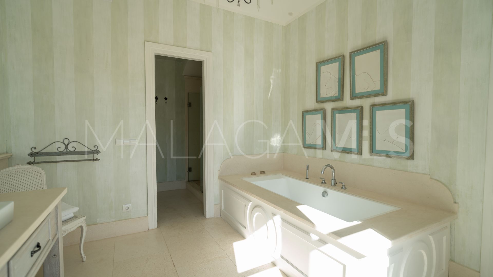 Villa for sale in El Madroñal