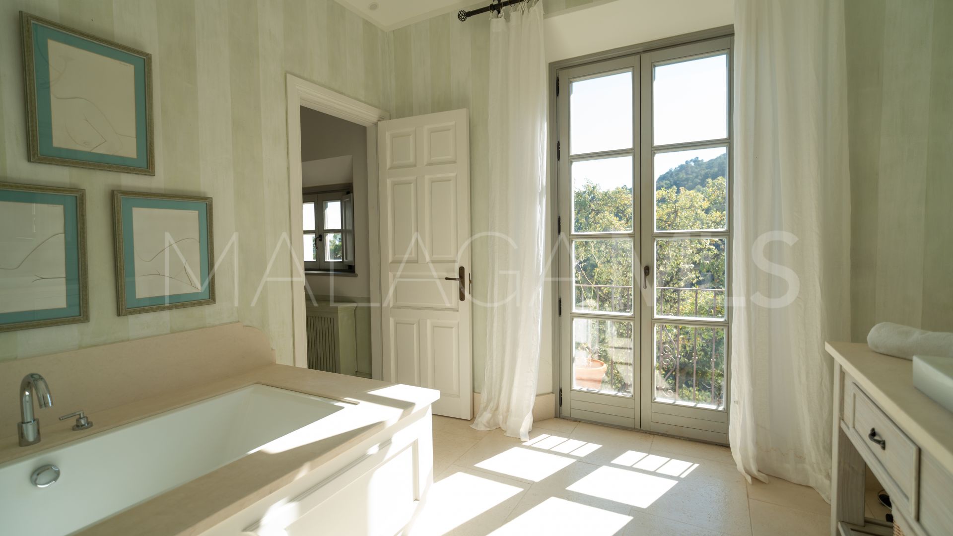 Villa for sale in El Madroñal