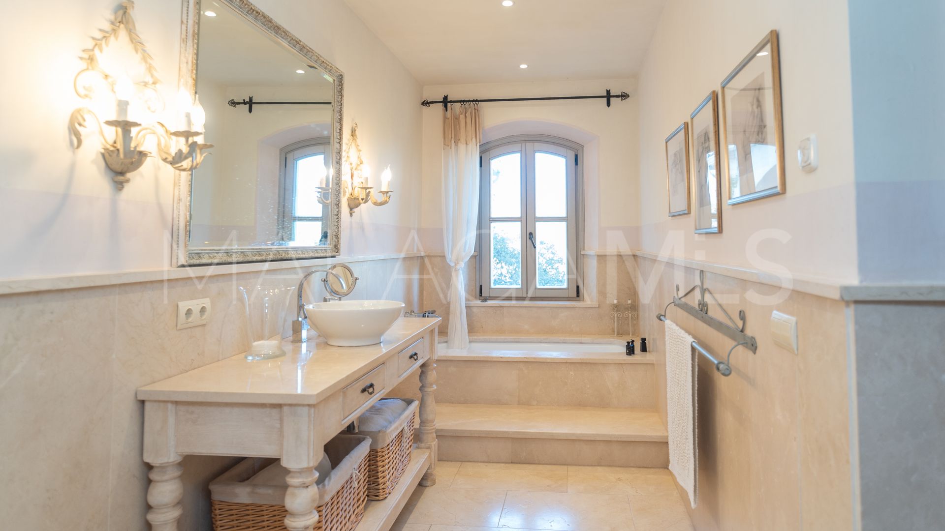 Villa for sale in El Madroñal