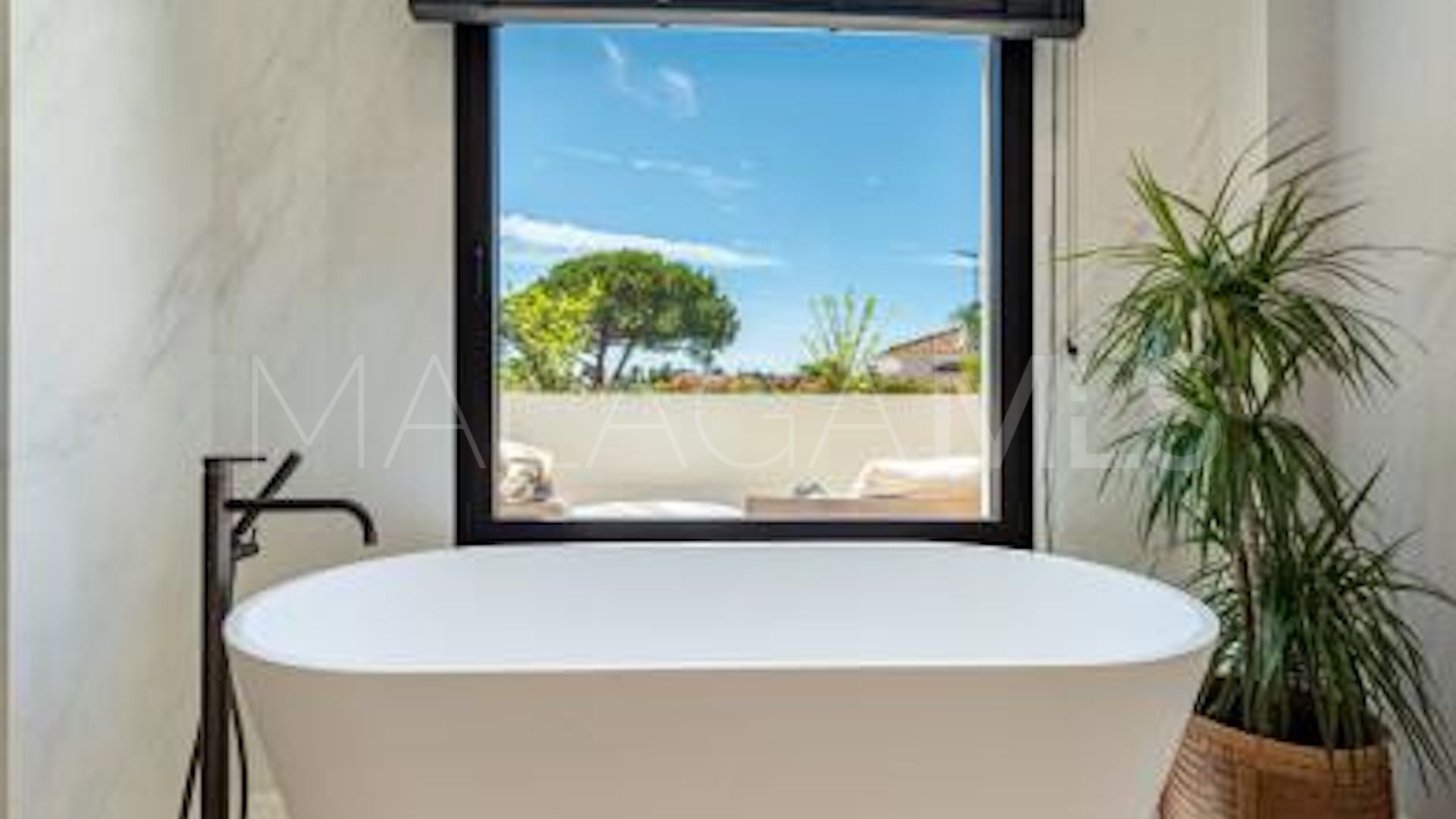 Villa for sale in Casasola