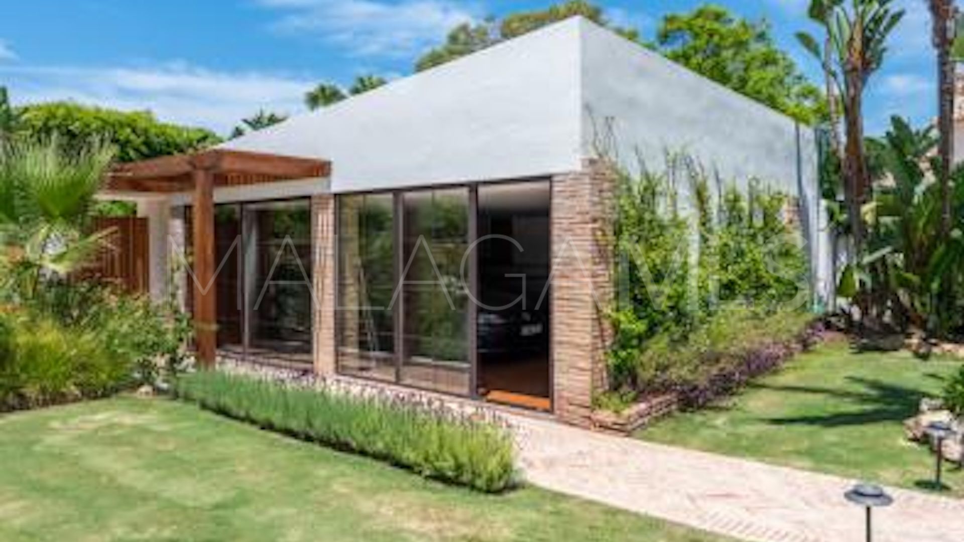 Villa for sale in Casasola