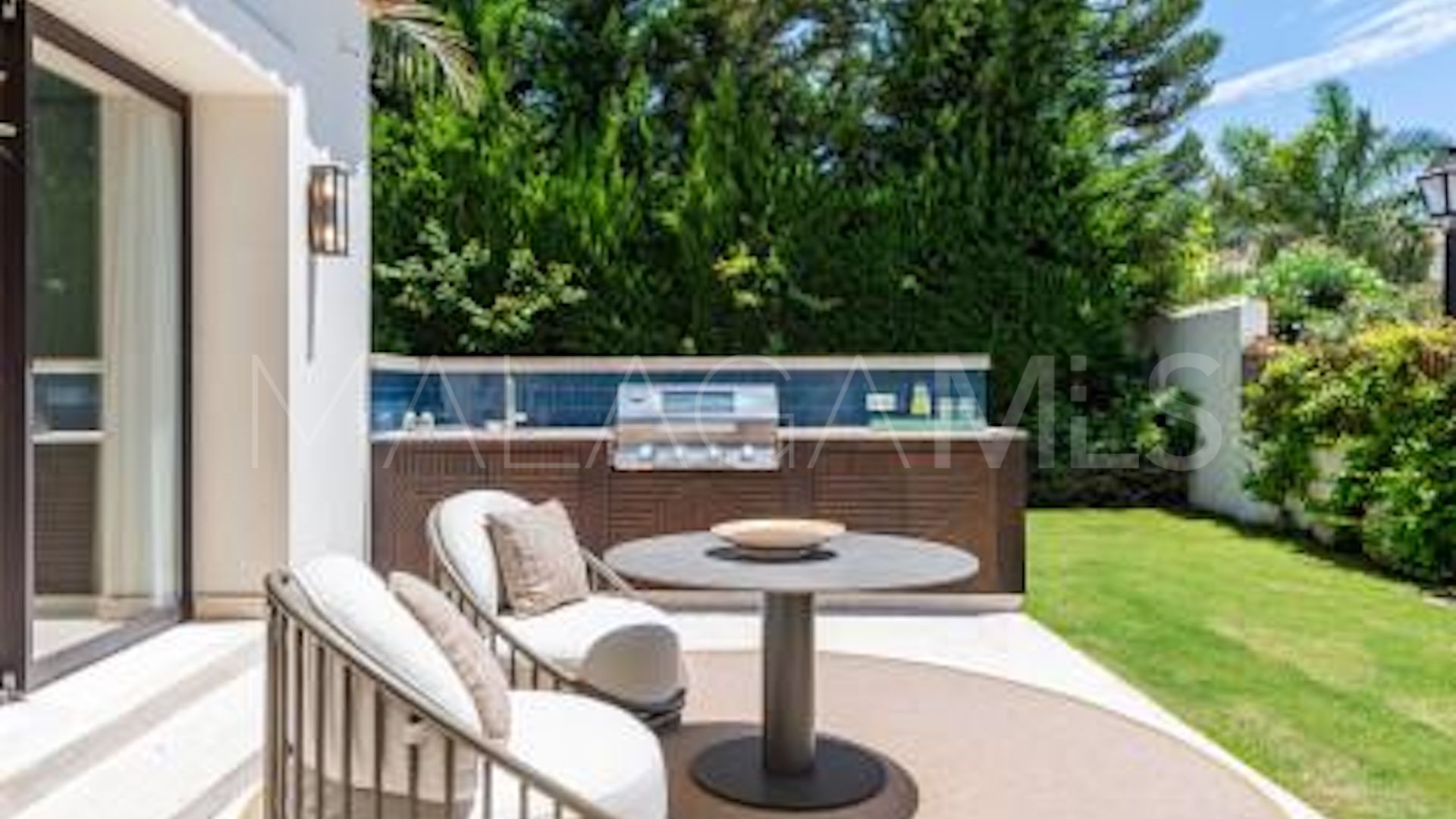 Villa for sale in Casasola