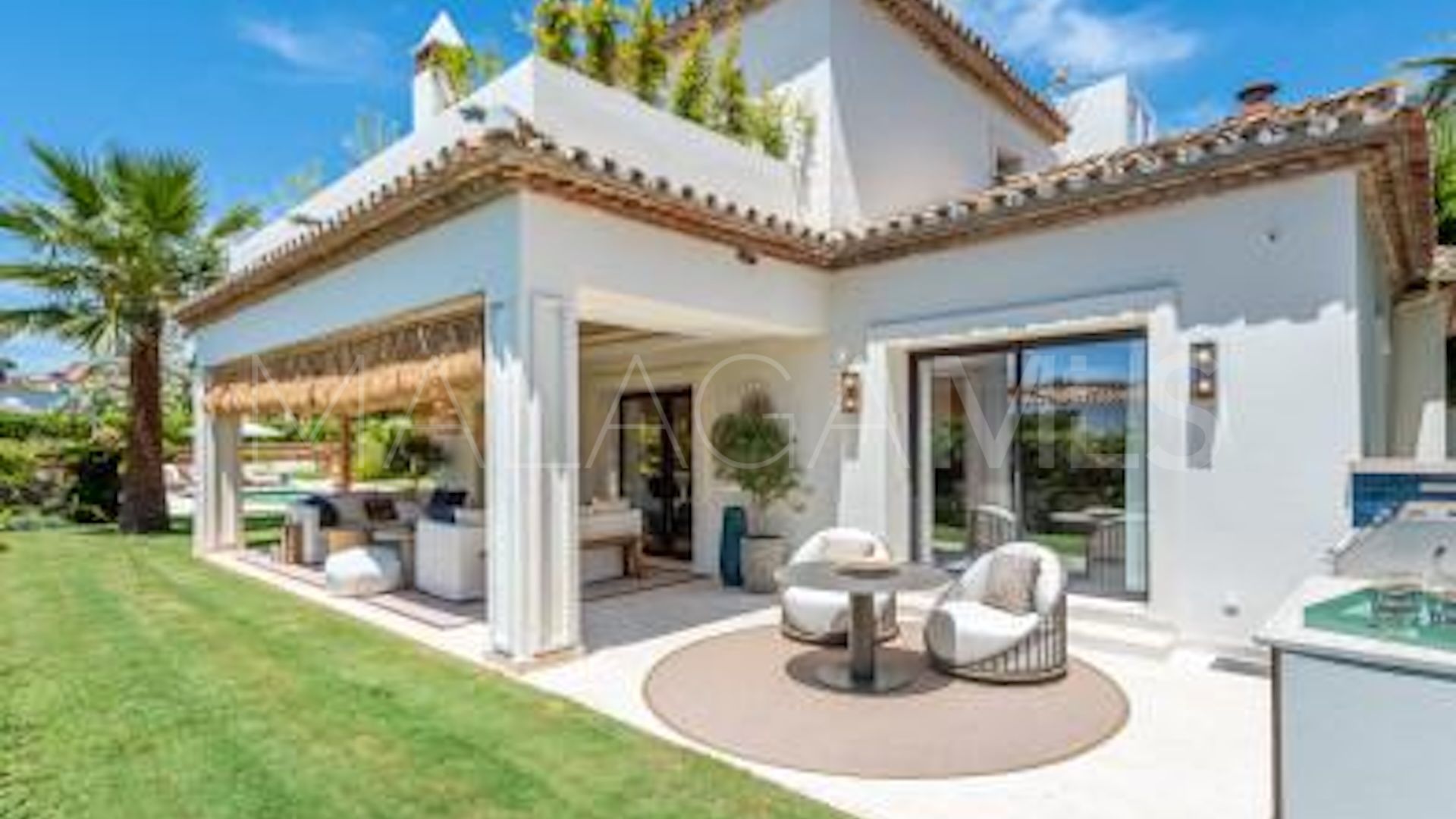 Villa for sale in Casasola