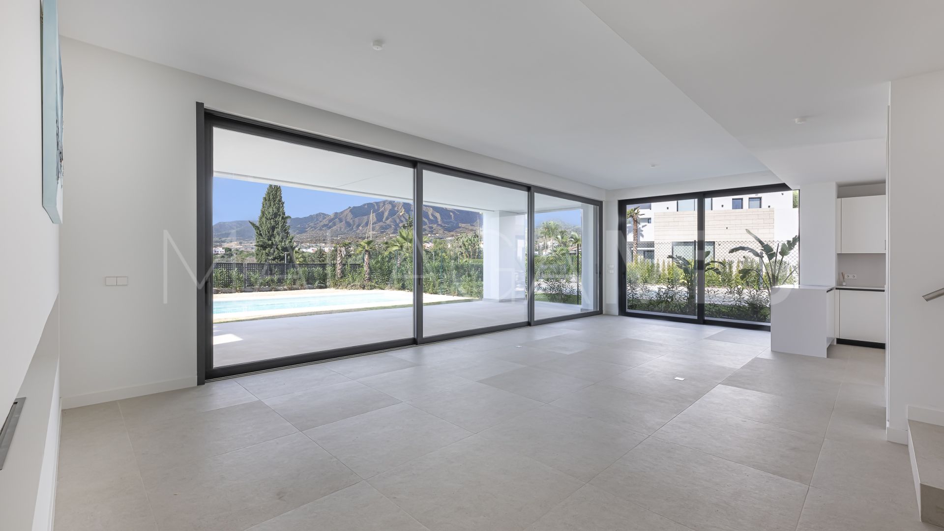 For sale villa with 4 bedrooms in Rio Real