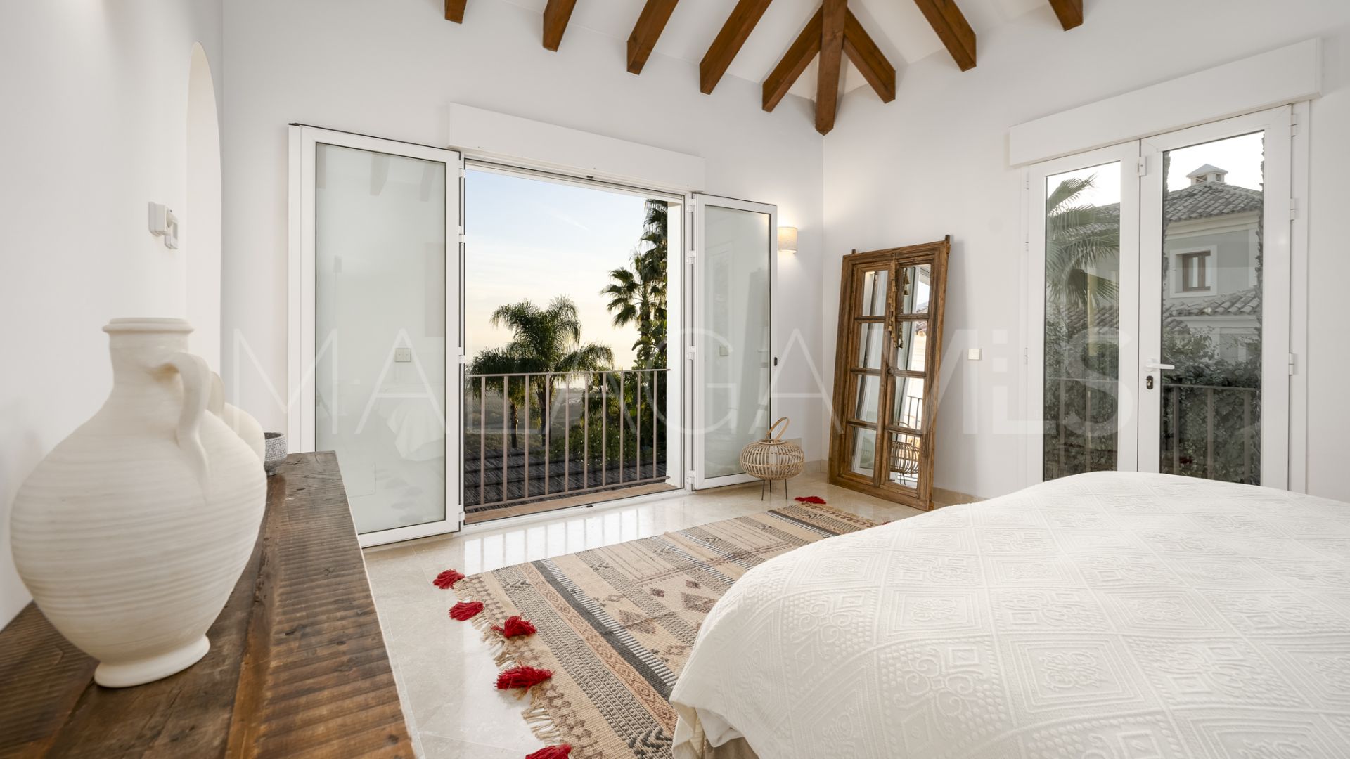 Los Altos de los Monteros, villa a la venta