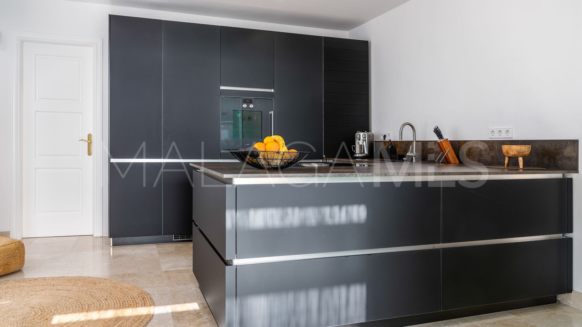 Los Altos de los Monteros, villa a la venta