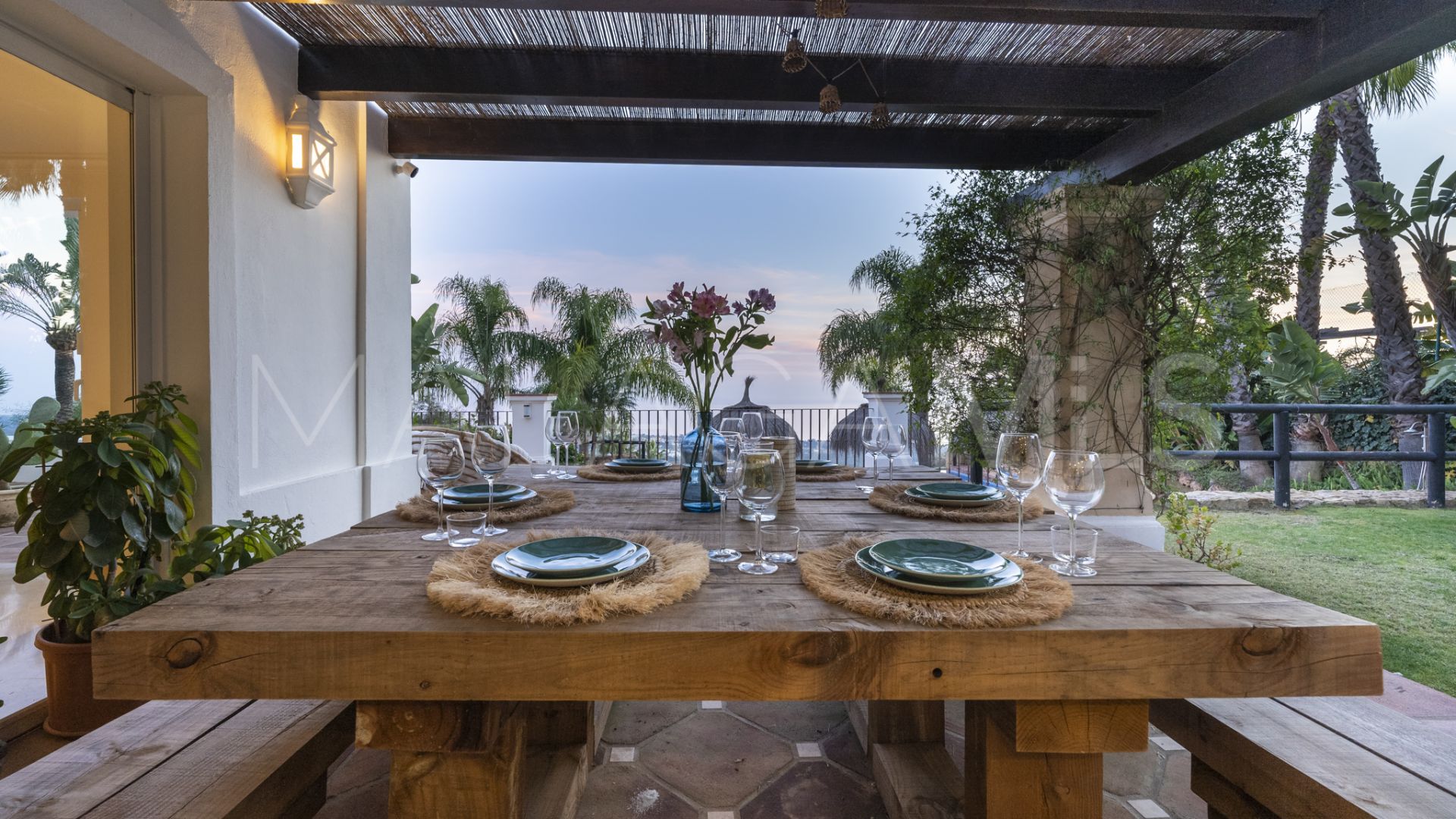 Los Altos de los Monteros, villa a la venta