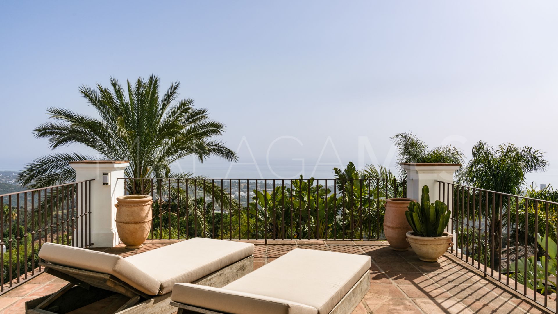 Los Altos de los Monteros, villa a la venta