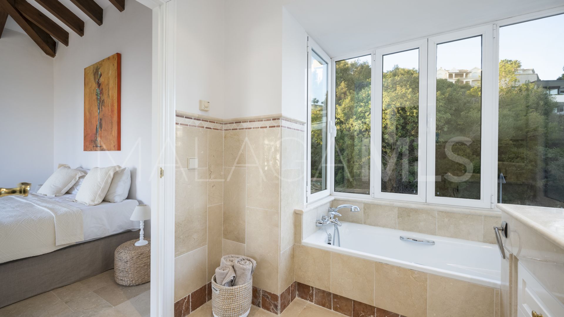 Los Altos de los Monteros, villa a la venta