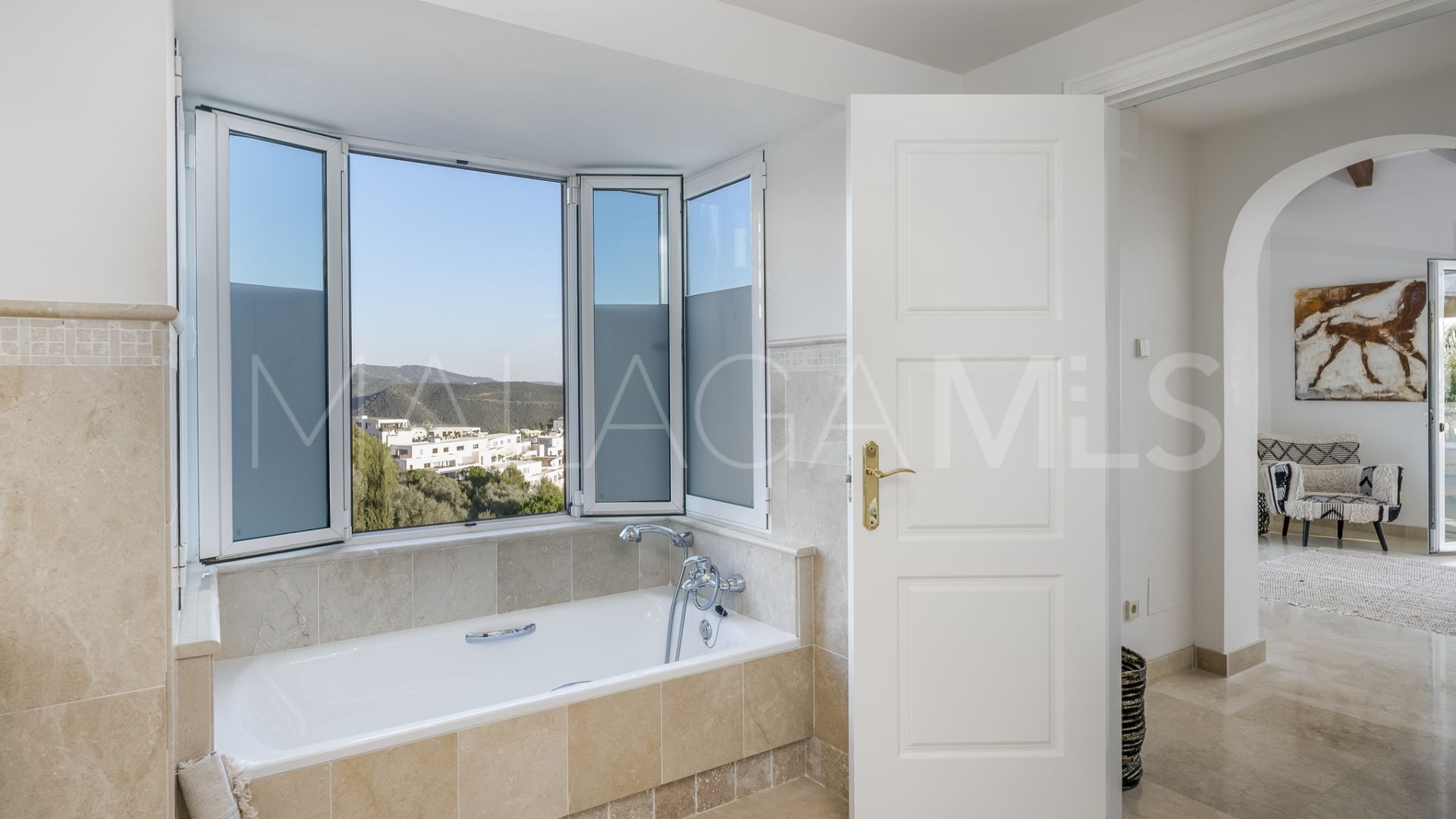 Los Altos de los Monteros, villa a la venta