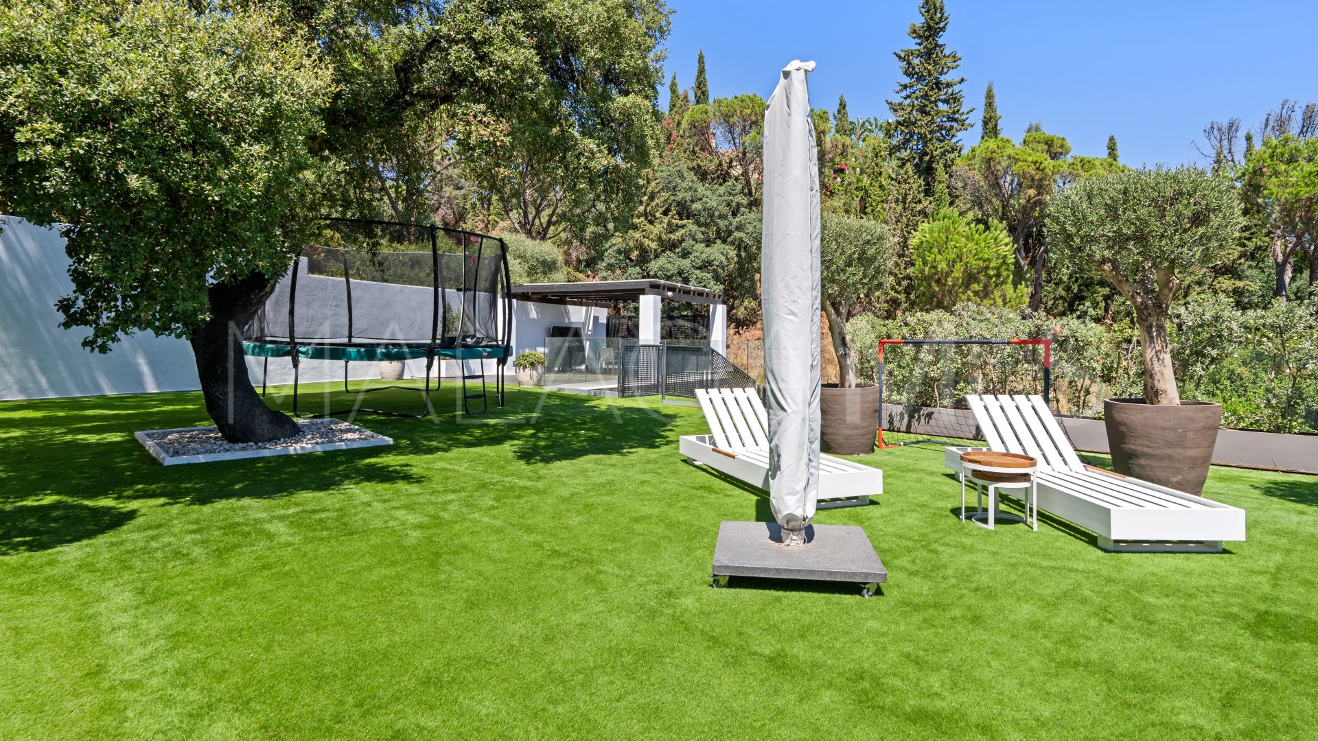 For sale villa with 8 bedrooms in El Madroñal