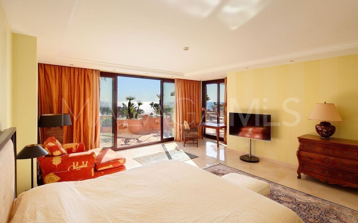 Duplex penthouse for sale in Kempinski