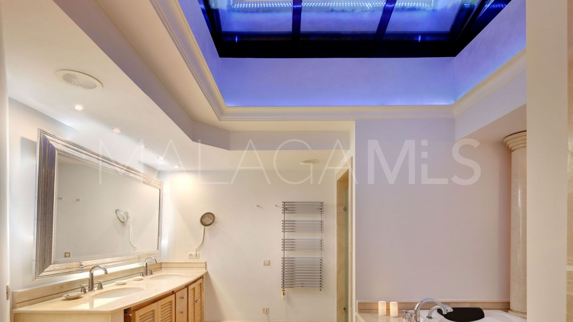 Duplex penthouse for sale in Kempinski