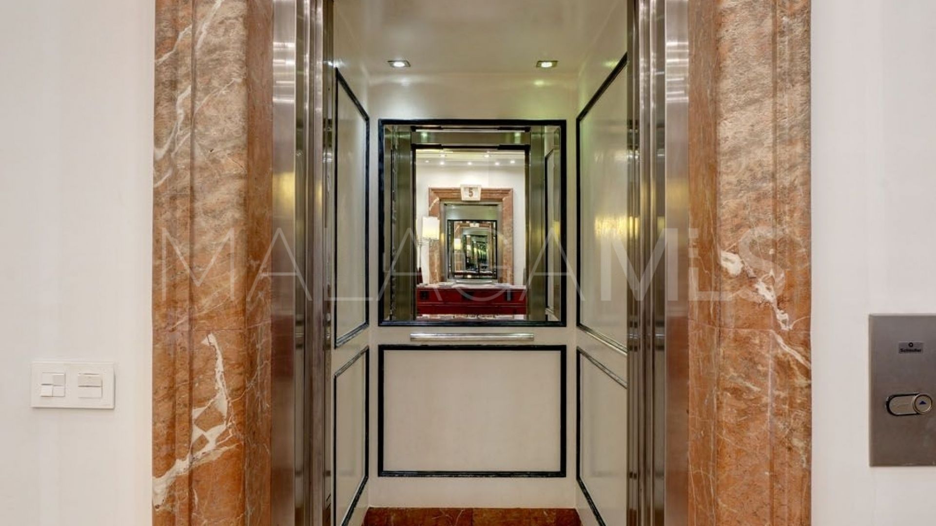 Duplex penthouse for sale in Kempinski