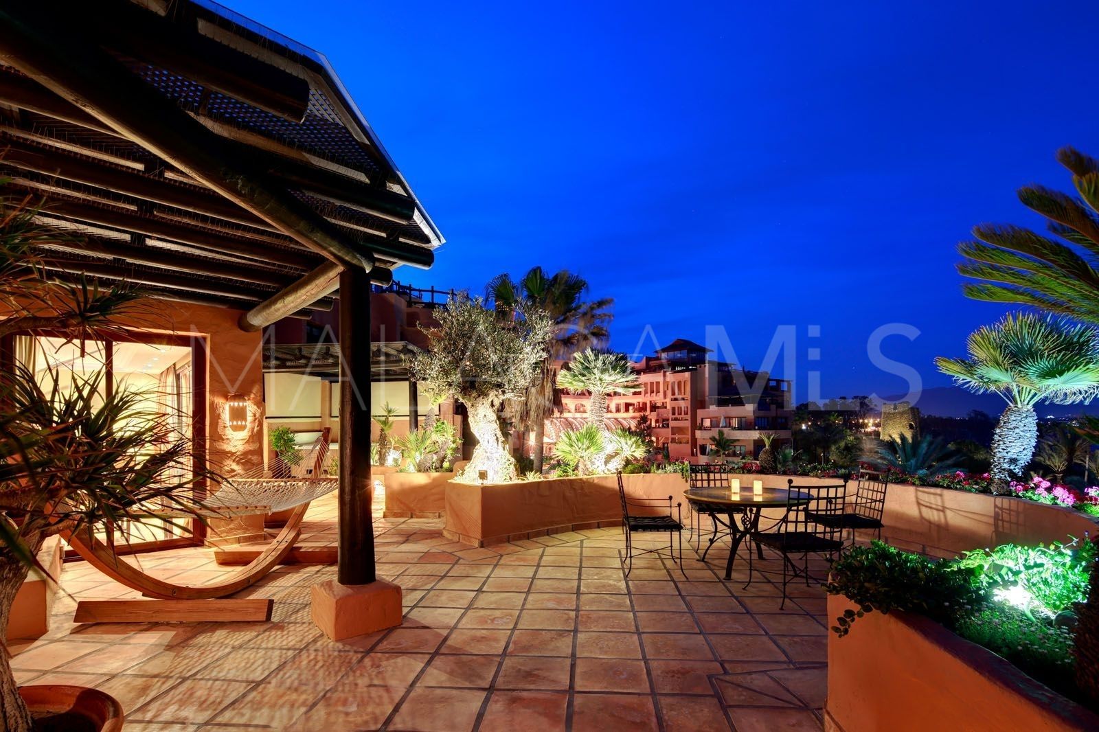 Duplex penthouse for sale in Kempinski