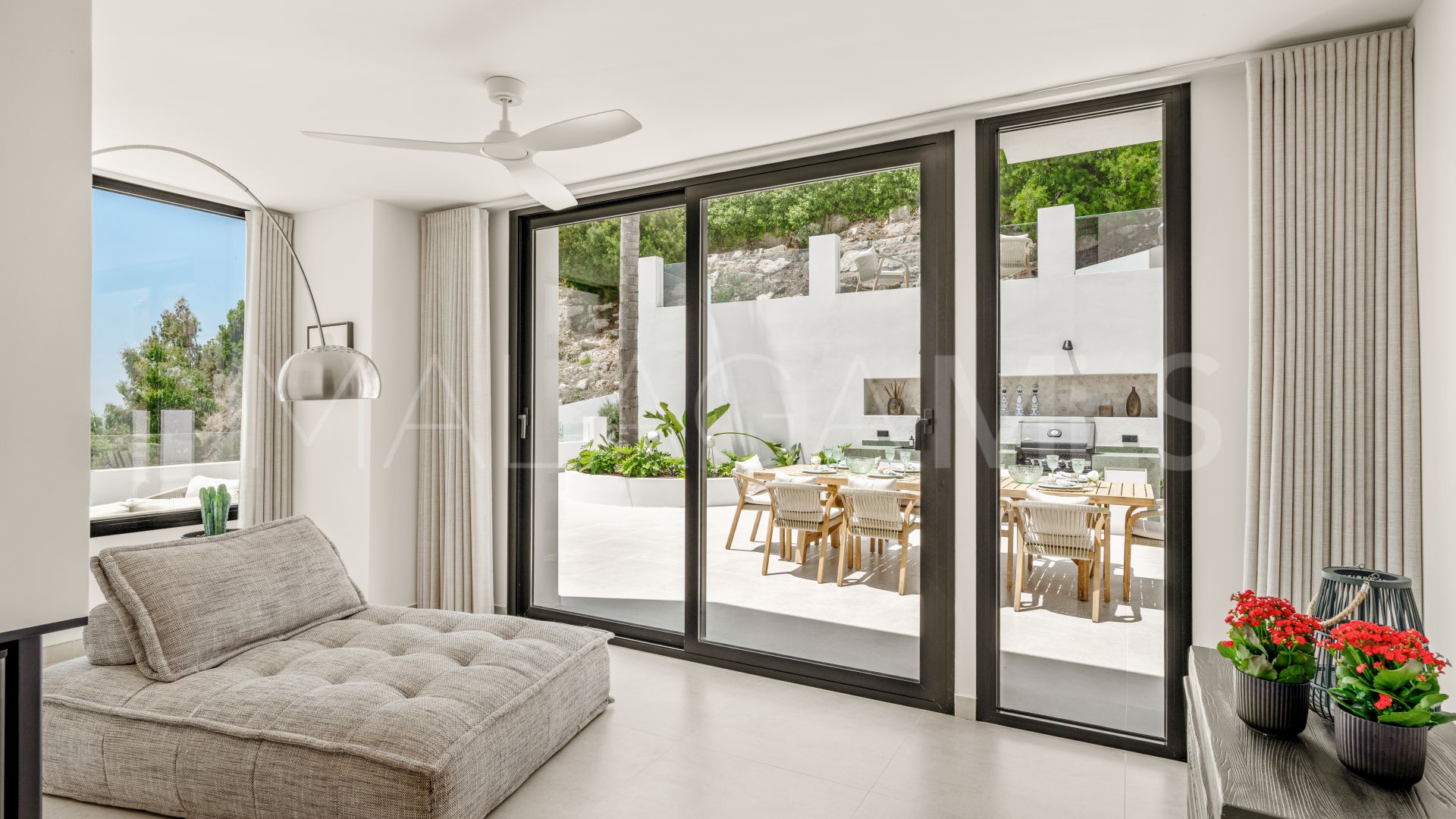 Villa for sale in Nueva Andalucia