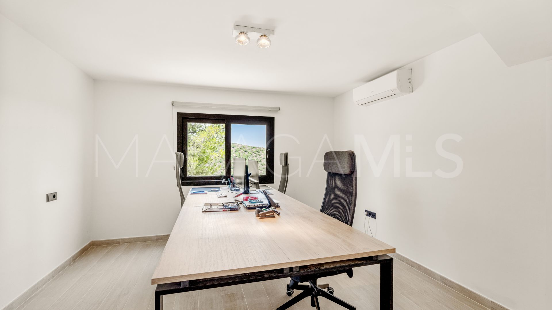 Villa for sale in Nueva Andalucia