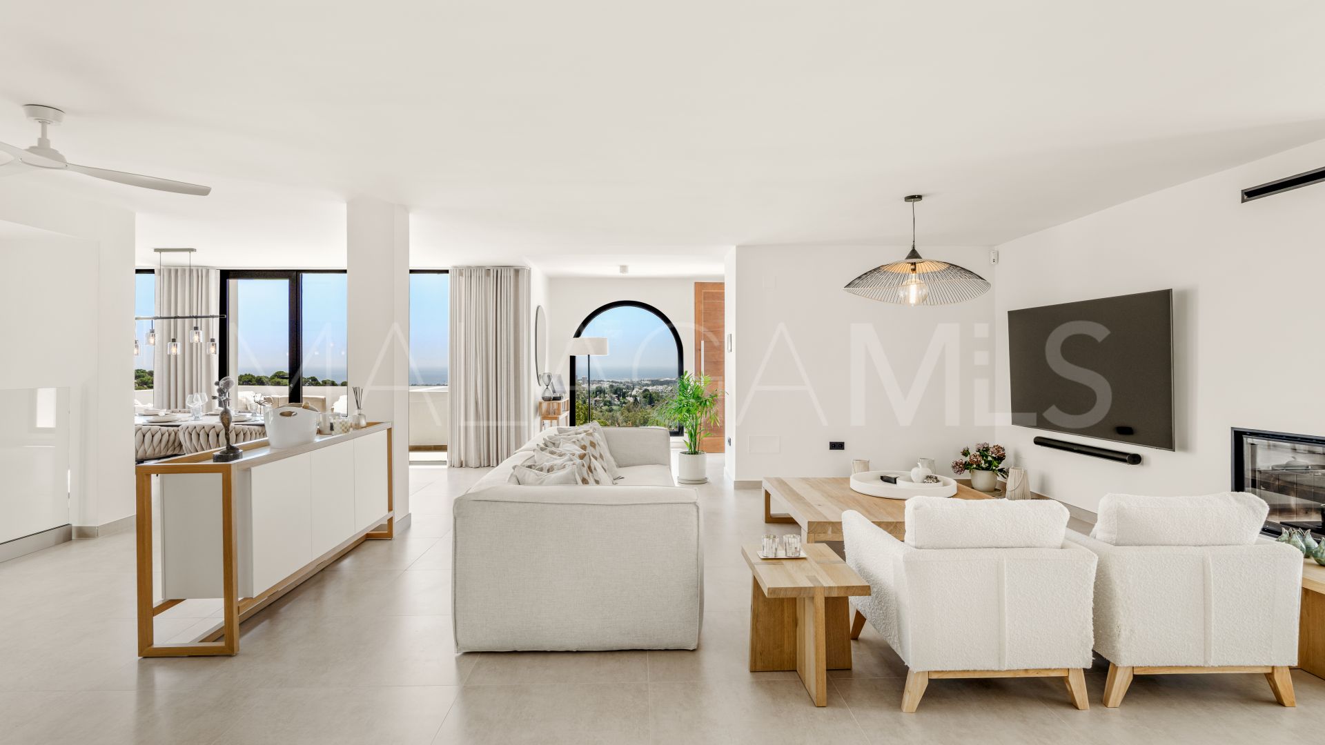 Villa for sale in Nueva Andalucia