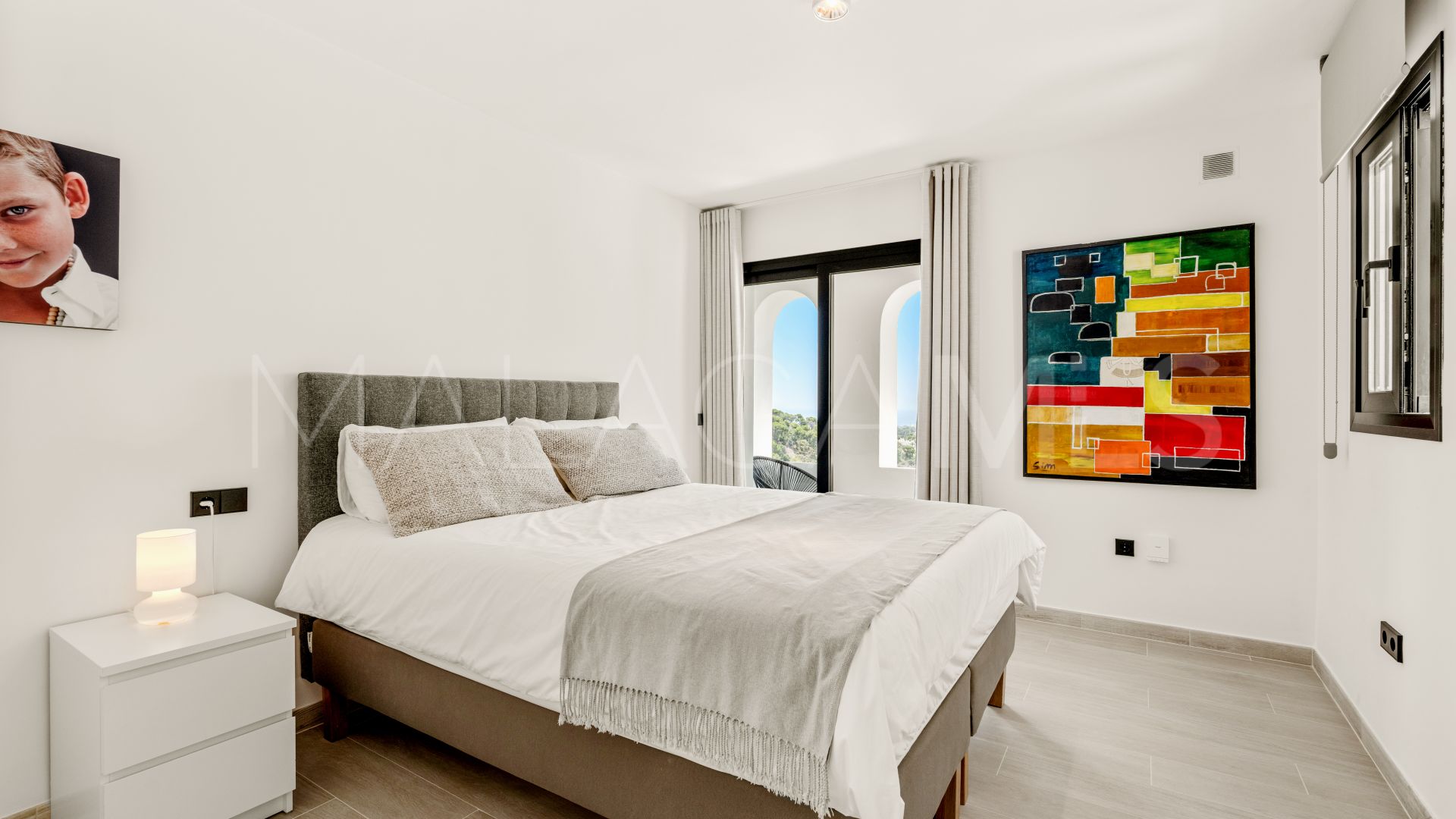 Villa for sale in Nueva Andalucia