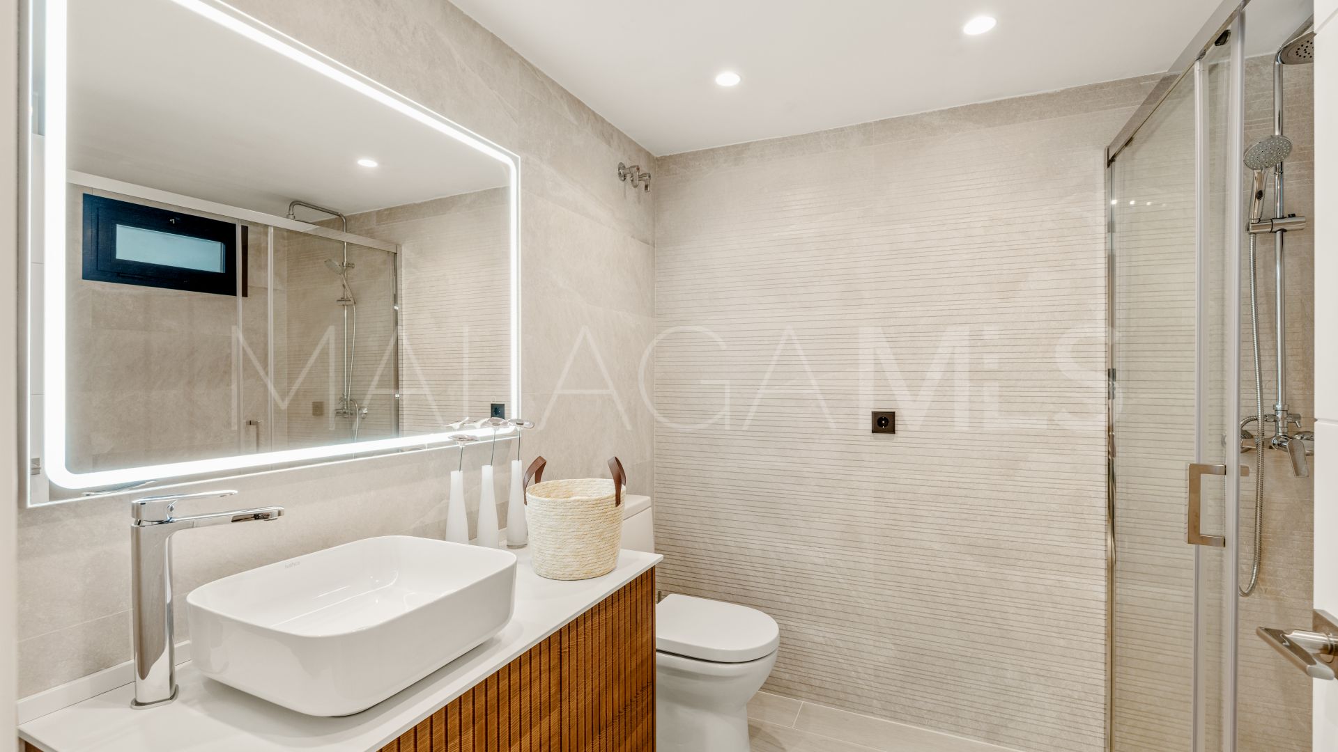 Villa for sale in Nueva Andalucia