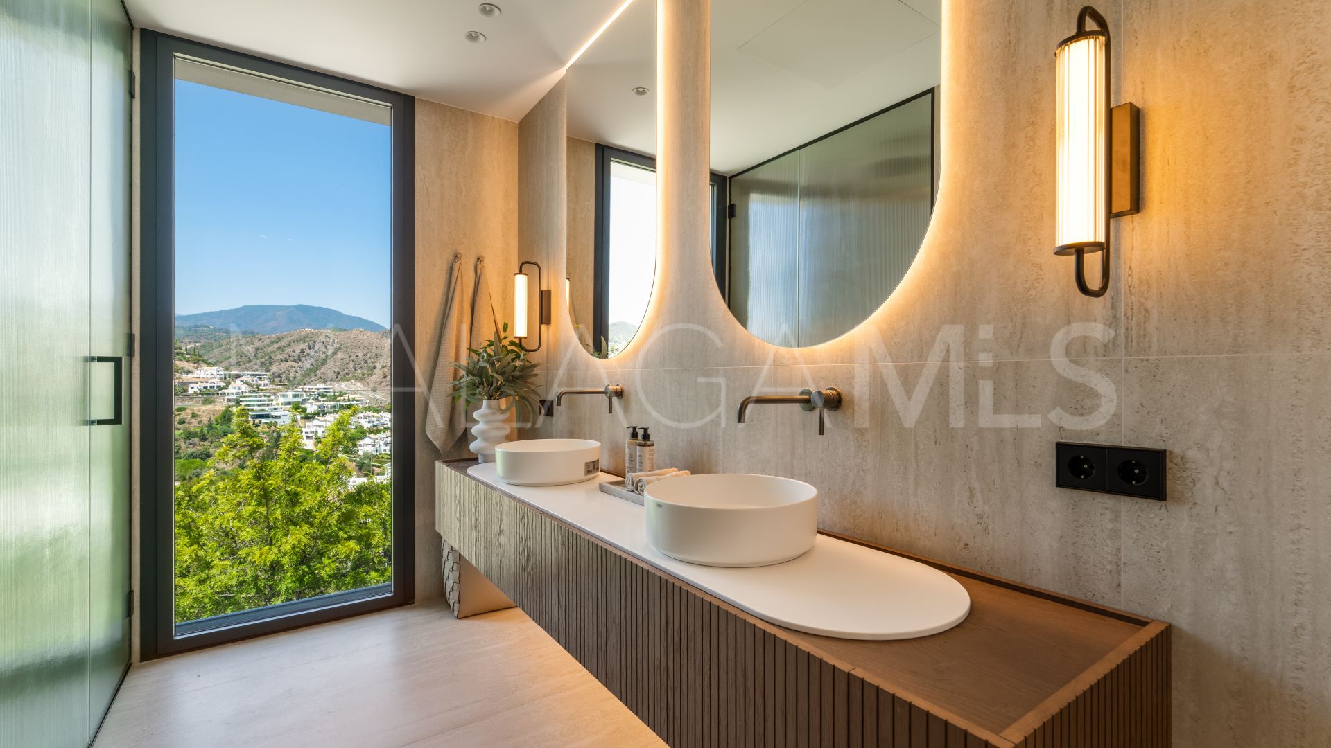 Villa for sale in El Herrojo