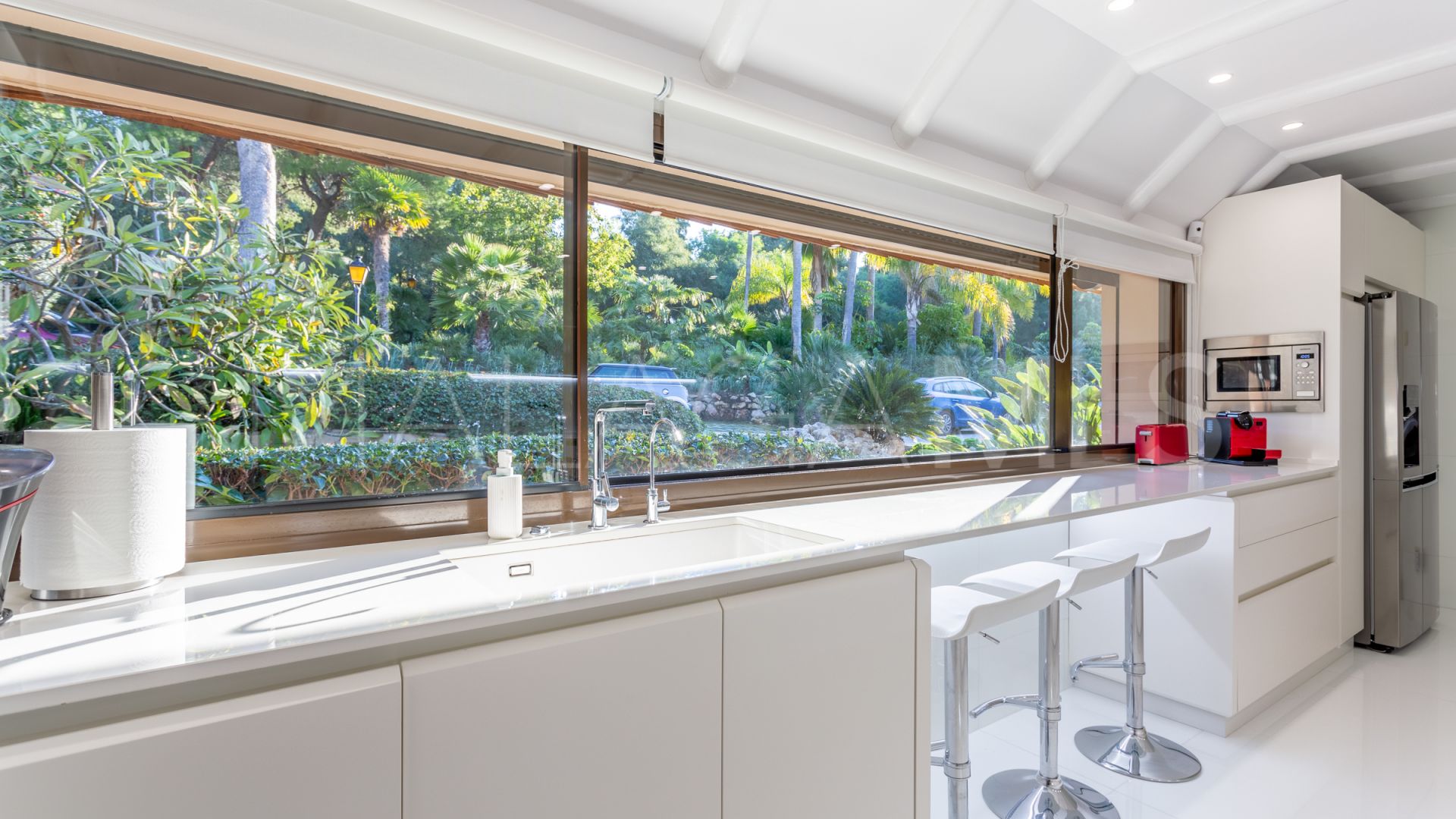 Villa for sale in Los Monteros