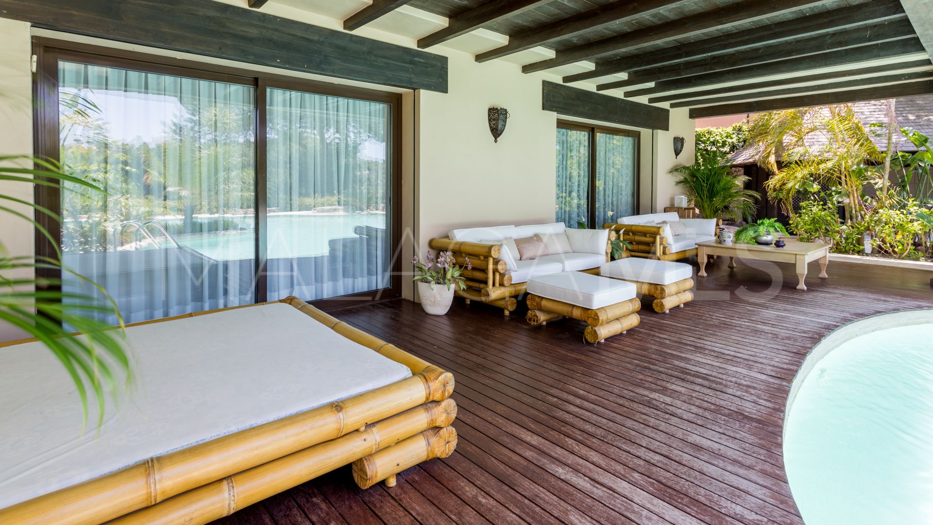 Villa for sale in Los Monteros