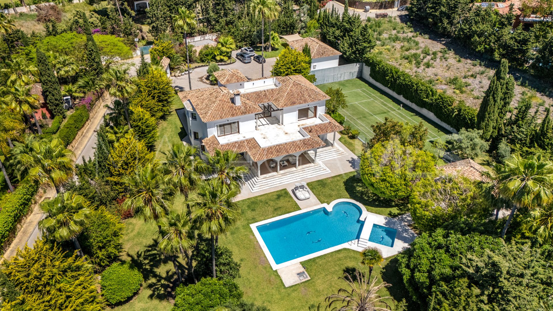 Villa for sale in Guadalmina Baja