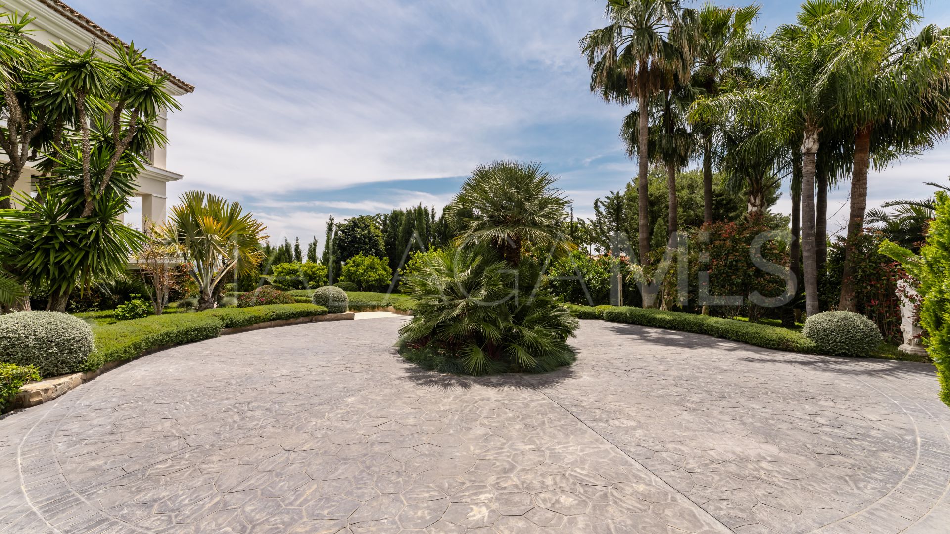 For sale villa in Sierra Blanca with 6 bedrooms