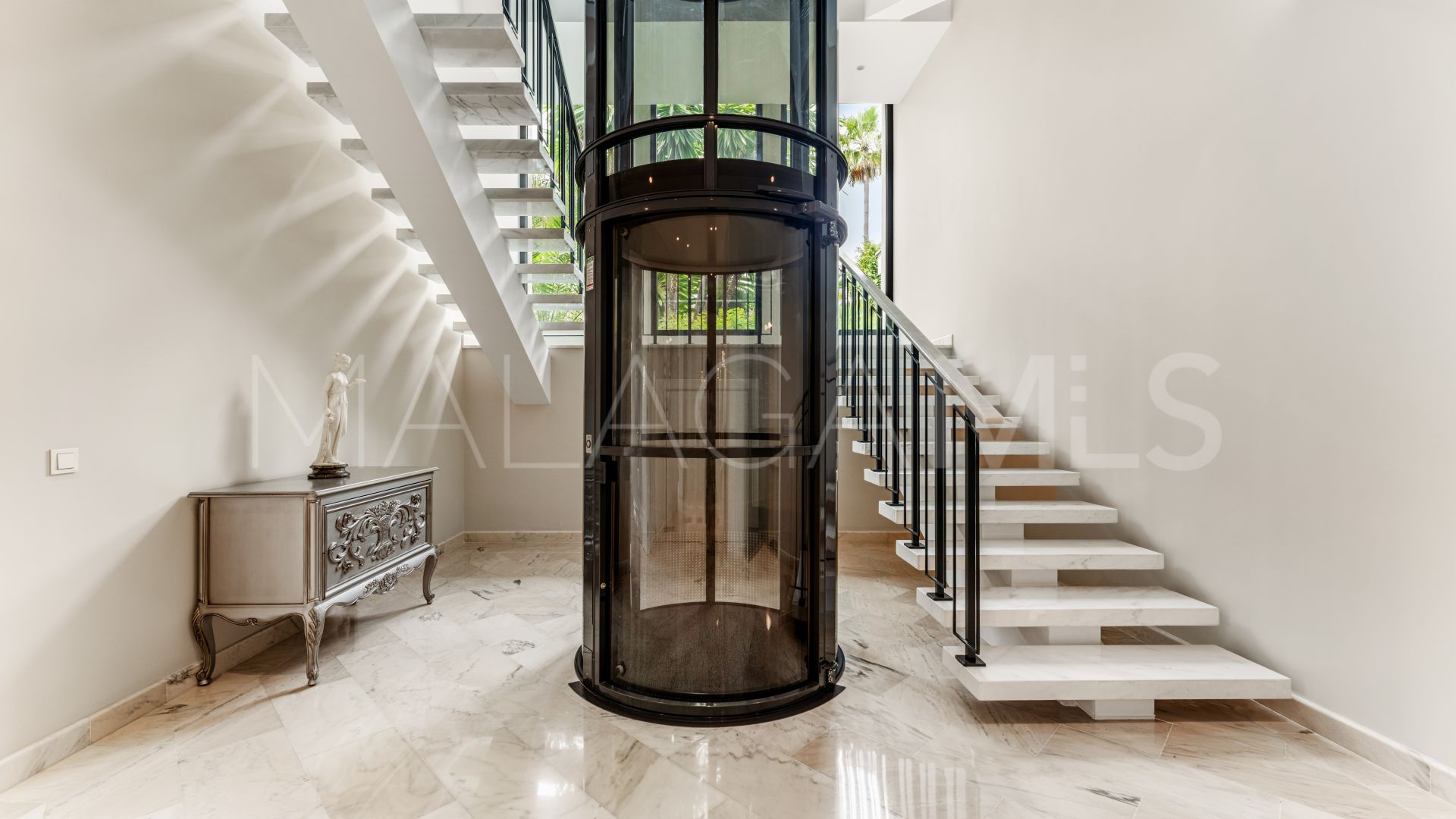 For sale villa in Sierra Blanca with 6 bedrooms