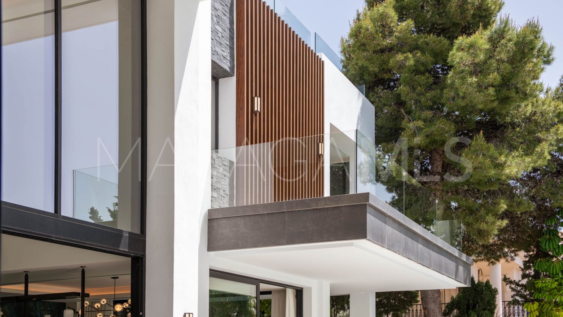 For sale Nueva Andalucia villa with 6 bedrooms