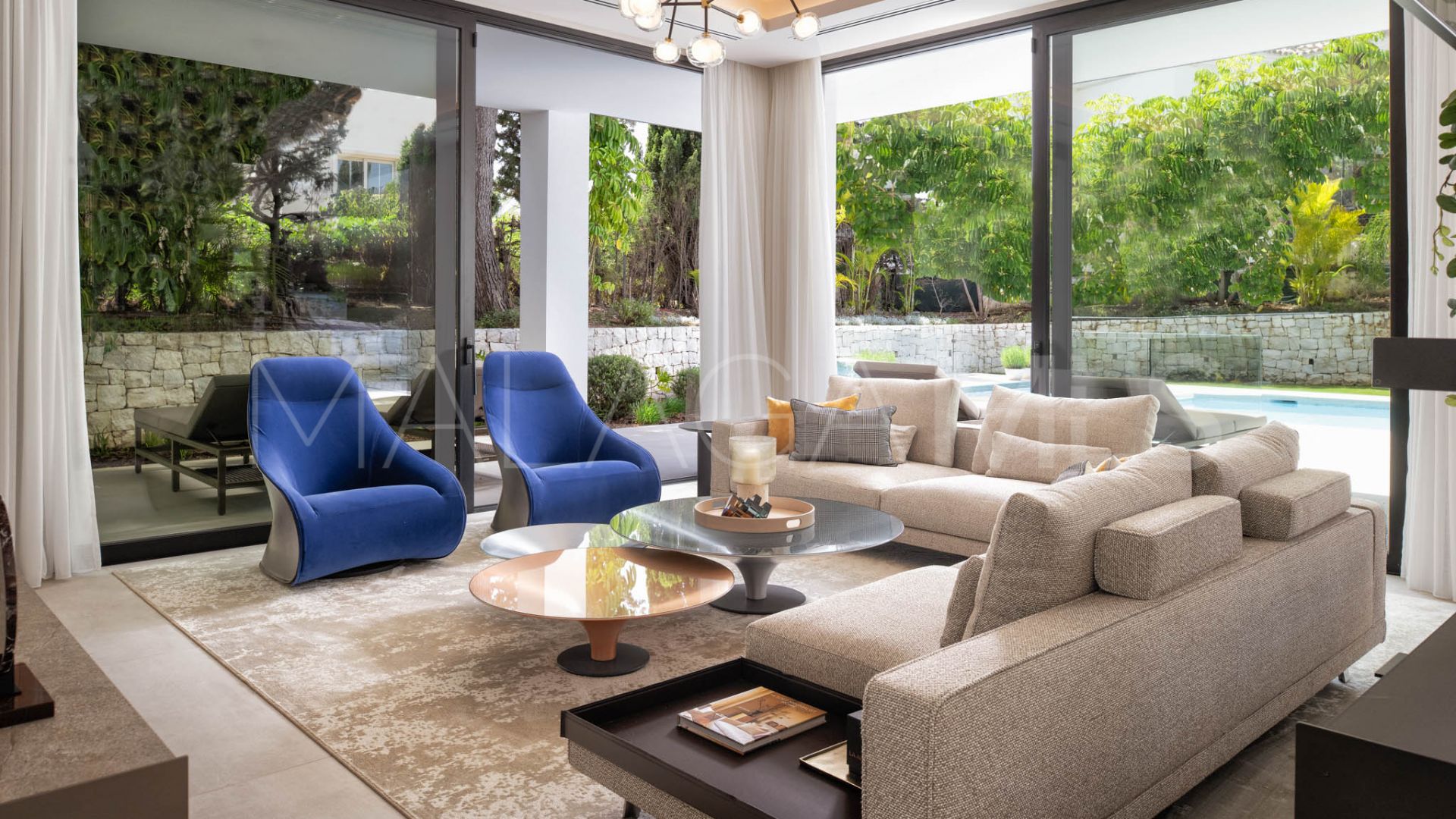 For sale Nueva Andalucia villa with 6 bedrooms