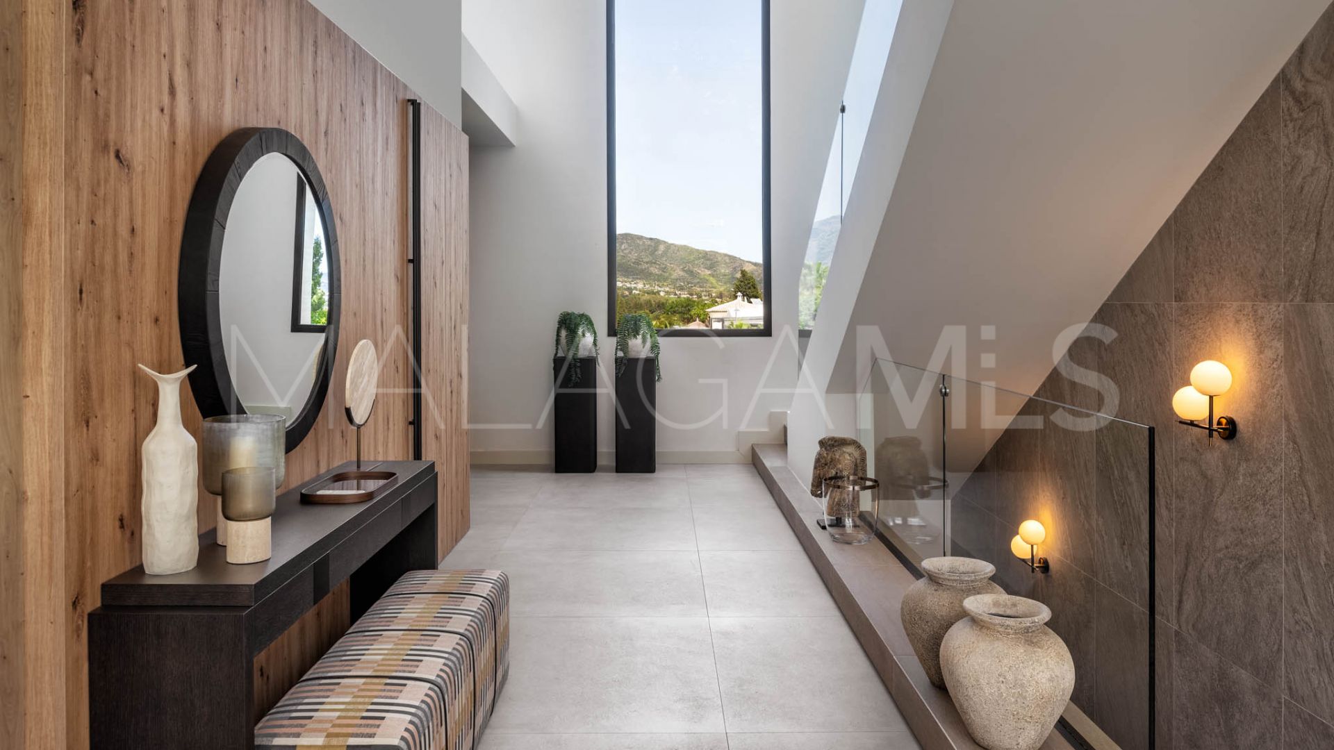 For sale Nueva Andalucia villa with 6 bedrooms