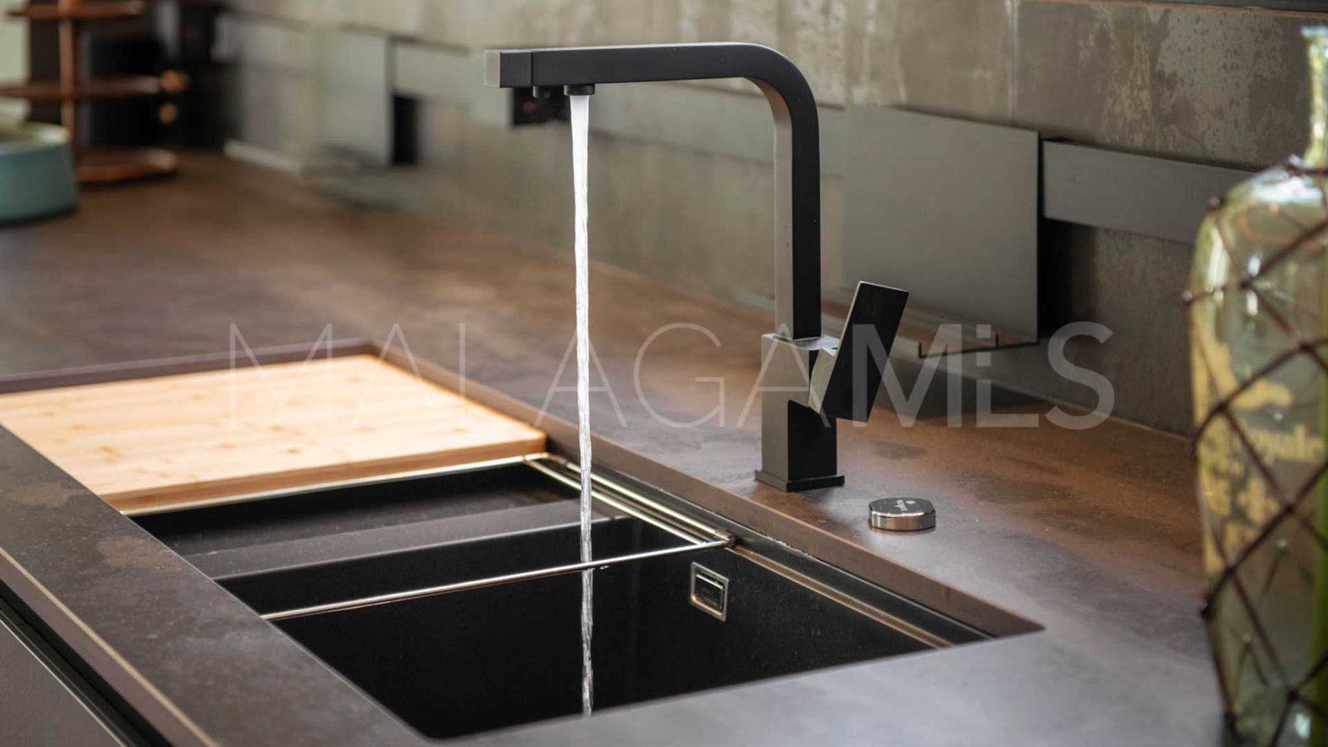 For sale Nueva Andalucia villa with 6 bedrooms