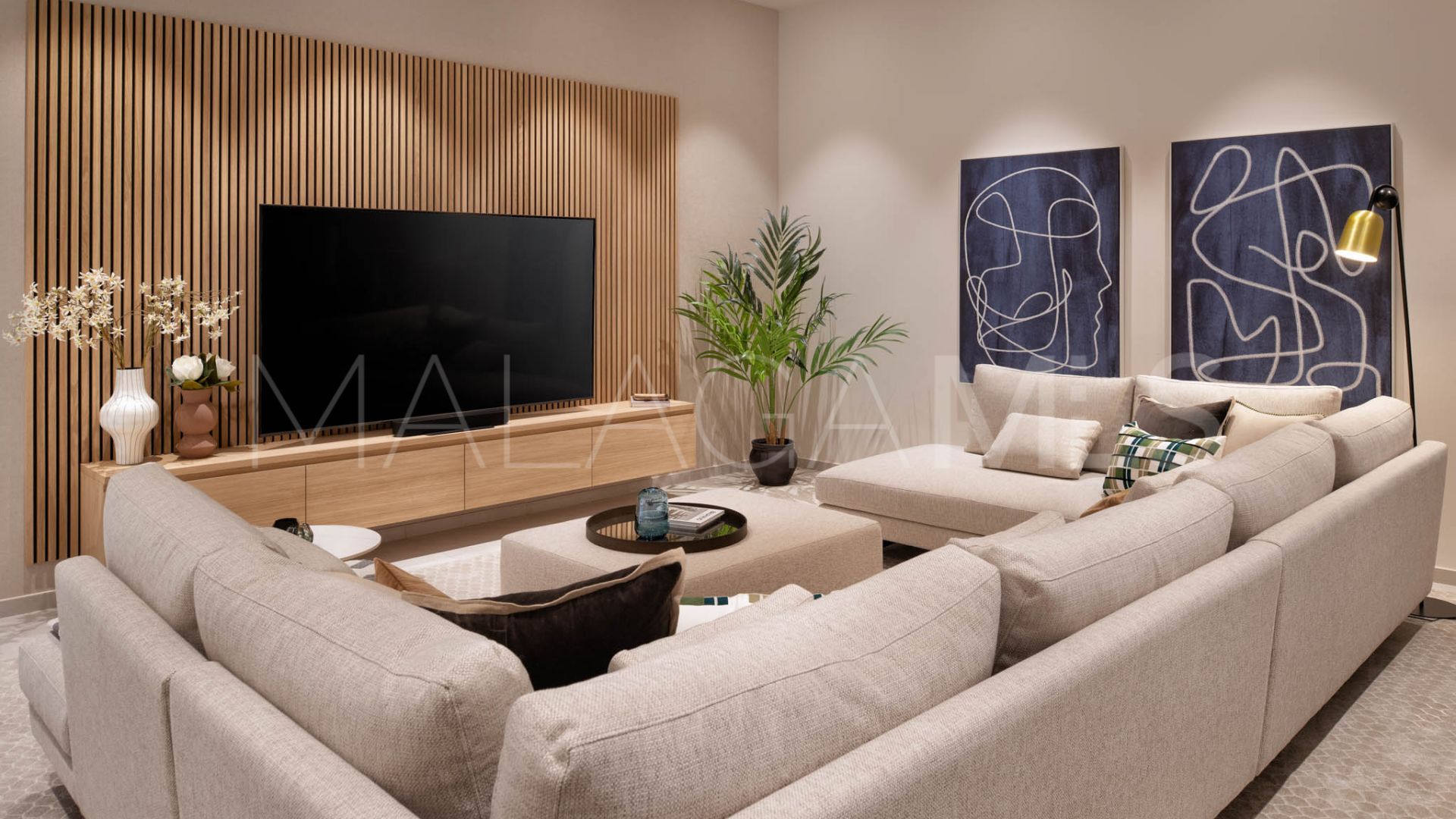 For sale Nueva Andalucia villa with 6 bedrooms